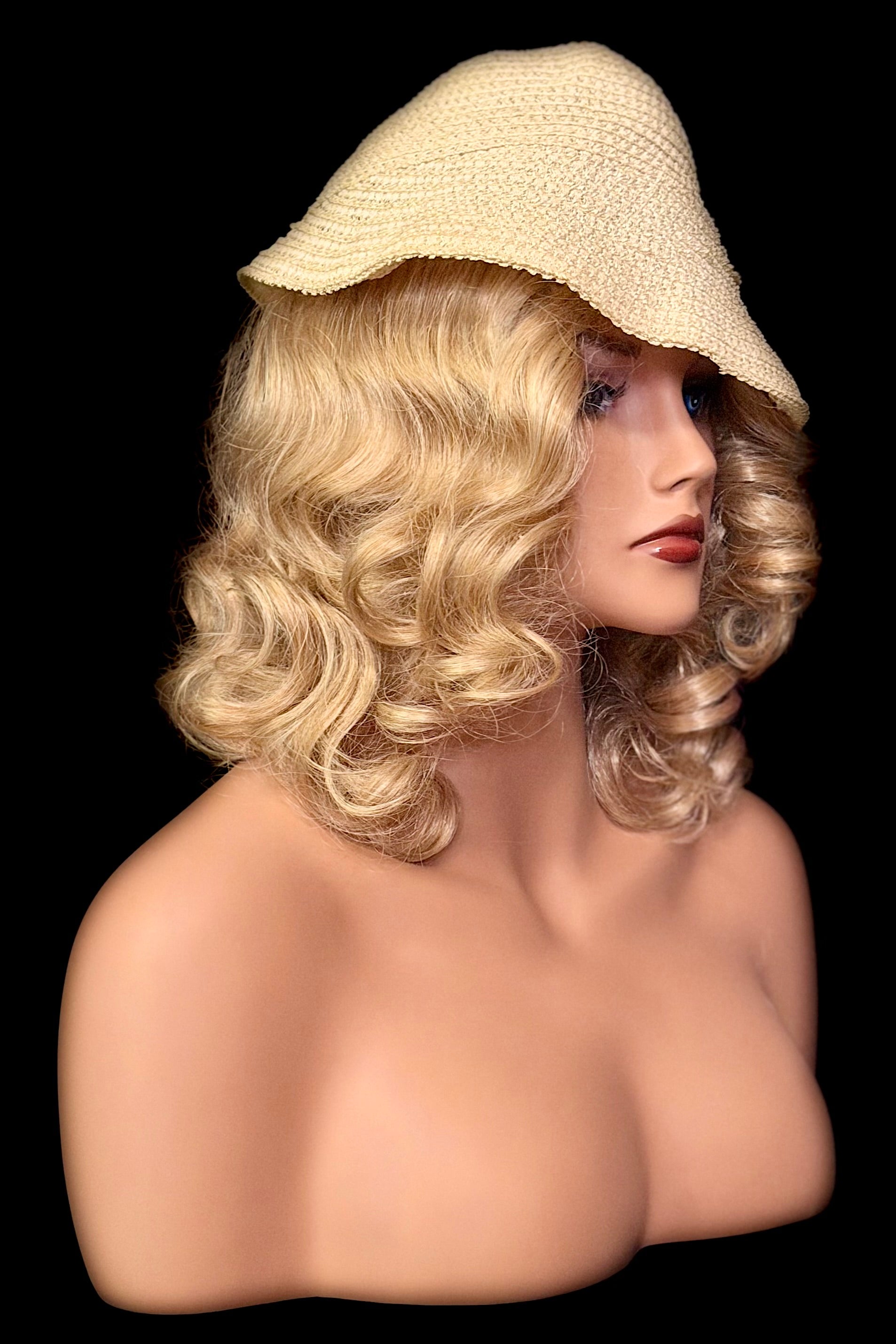 1940s Hand-Made Cream Straw Cloche | Sculpted Millinery Heirloom