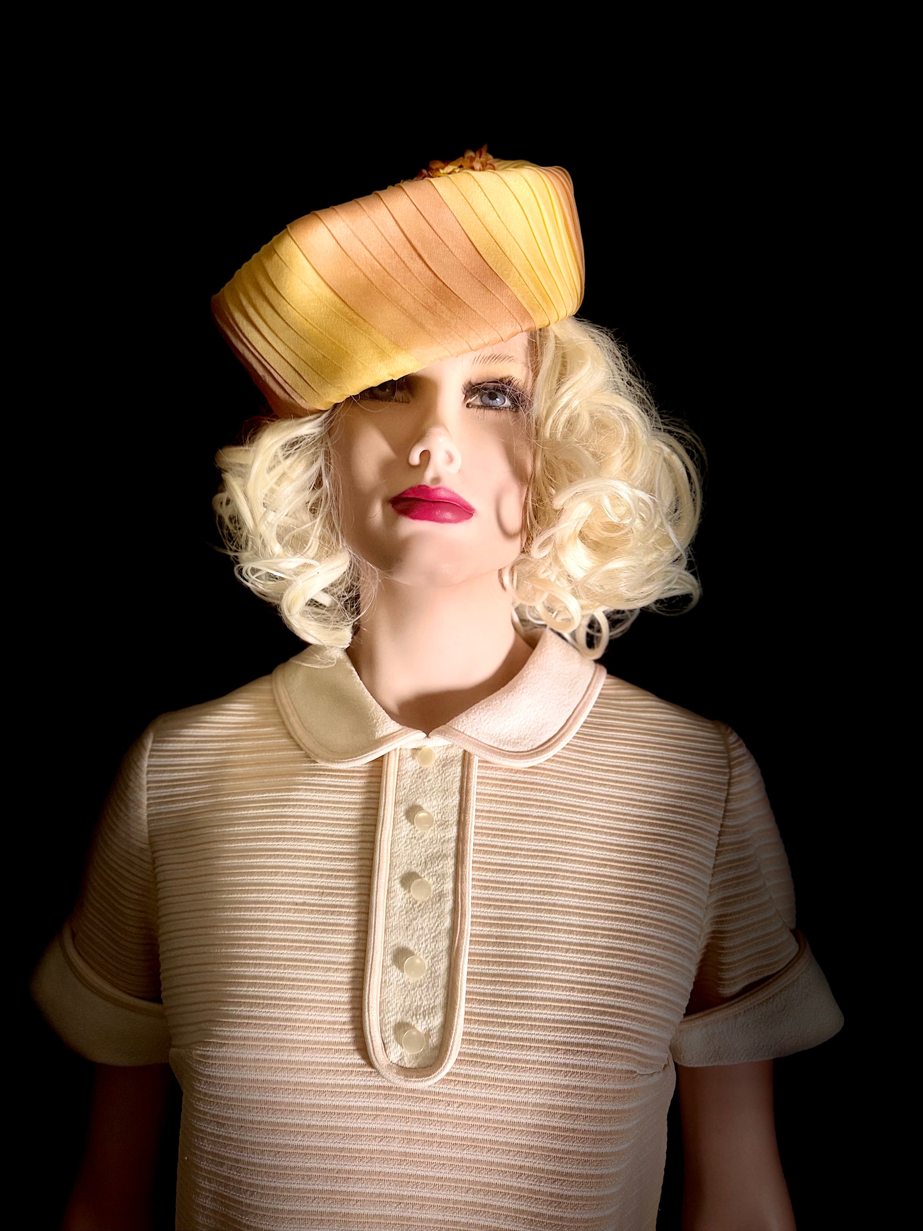 Immaculate 1960s Cream Ribbed Day Dress with Collar