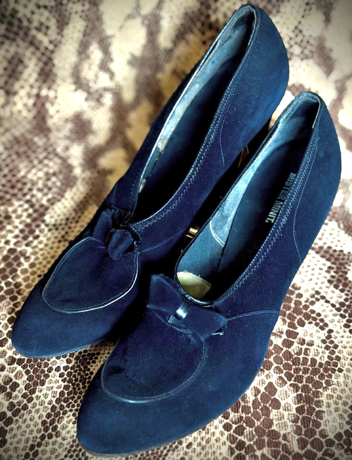 Late 1950s Suede Bow Pumps | Professionally Restored | Immaculate Condition | EU 39–40