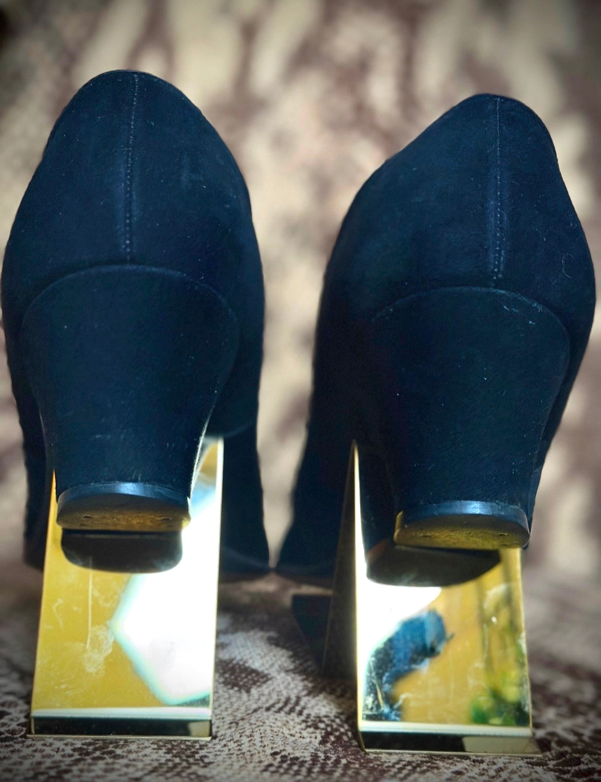 Vintage 1950s Black Suede Heels / Bow Detail Court Shoes / Like New Condition