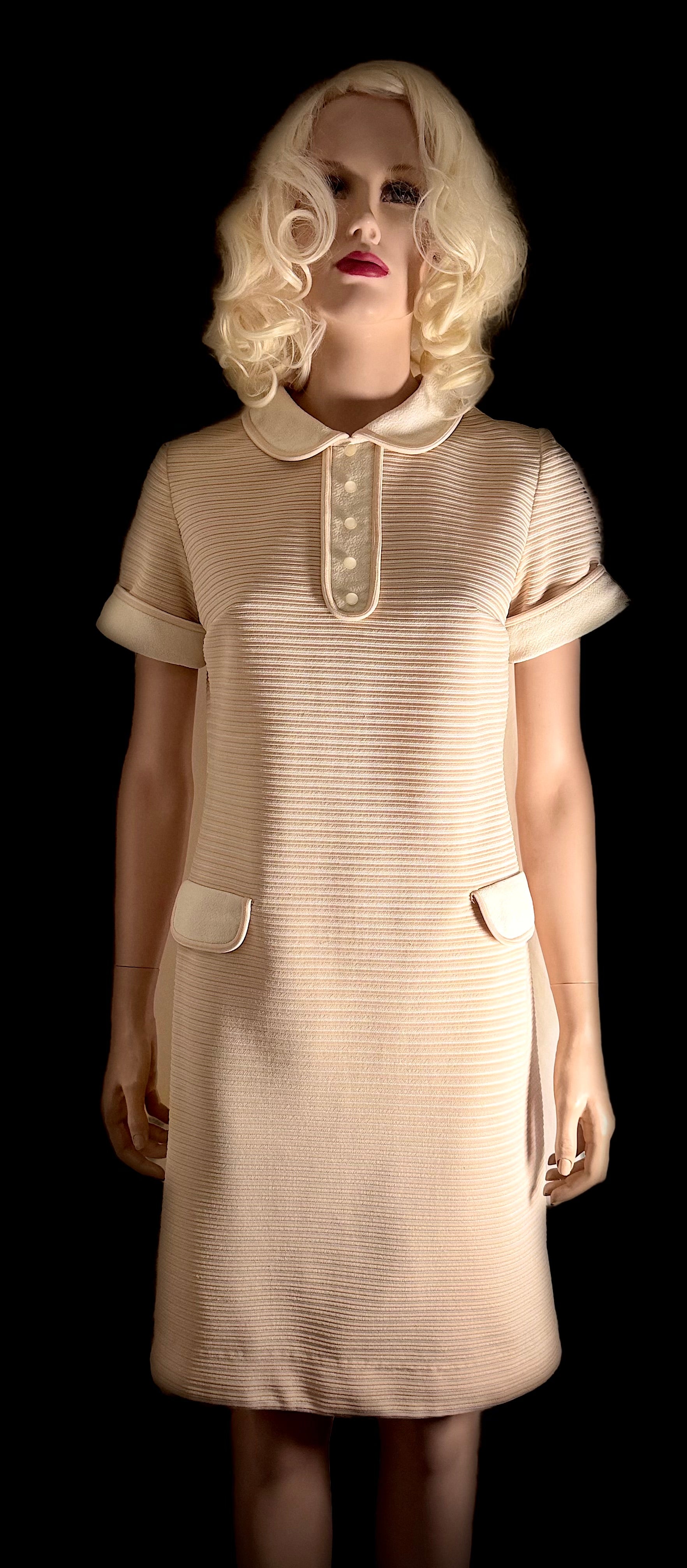 Immaculate 1960s Cream Ribbed Day Dress with Collar