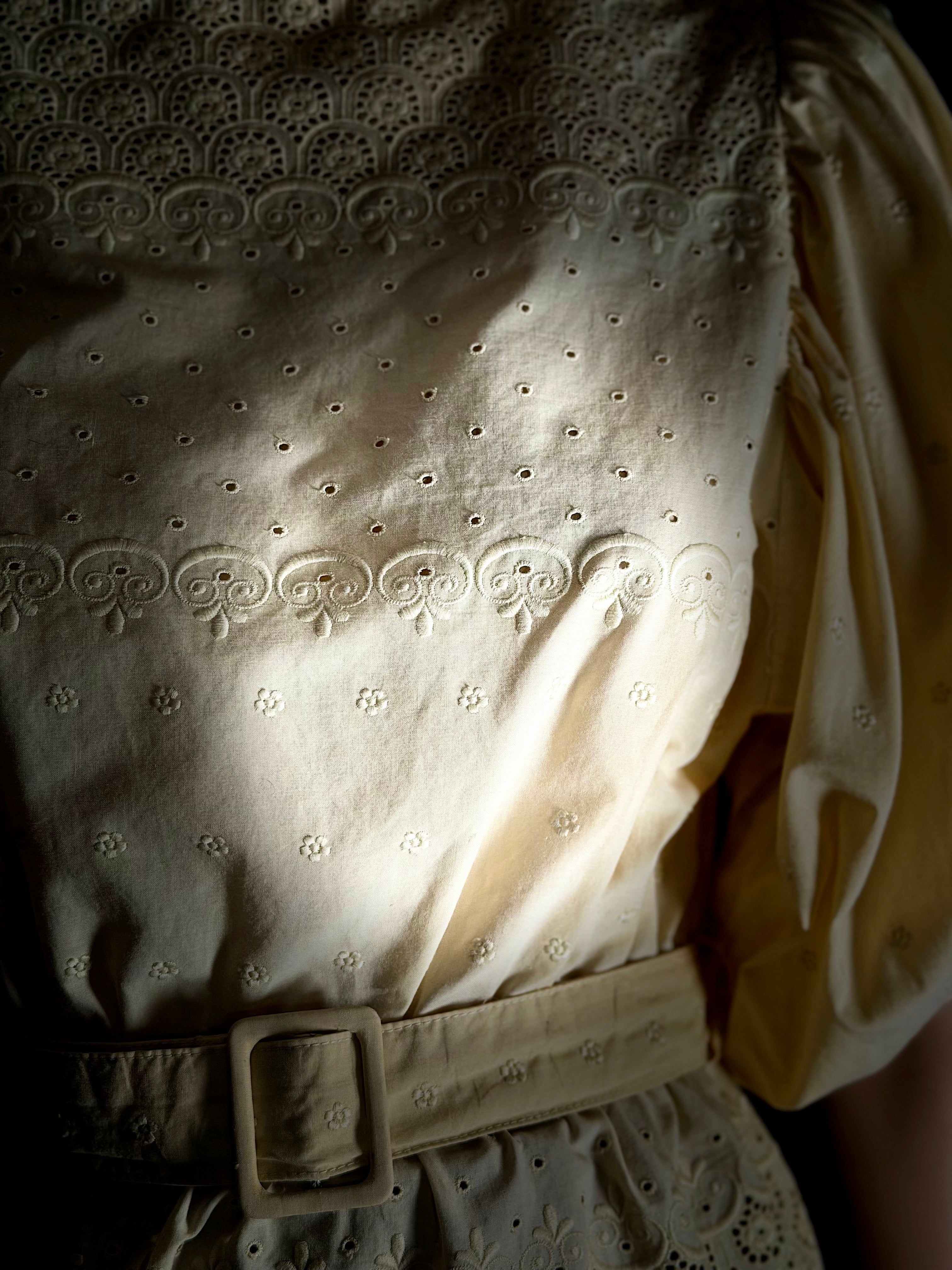 1970s Structured Broderie Anglaise Blouse with Belt - High Neck / Sculpted Sleeve