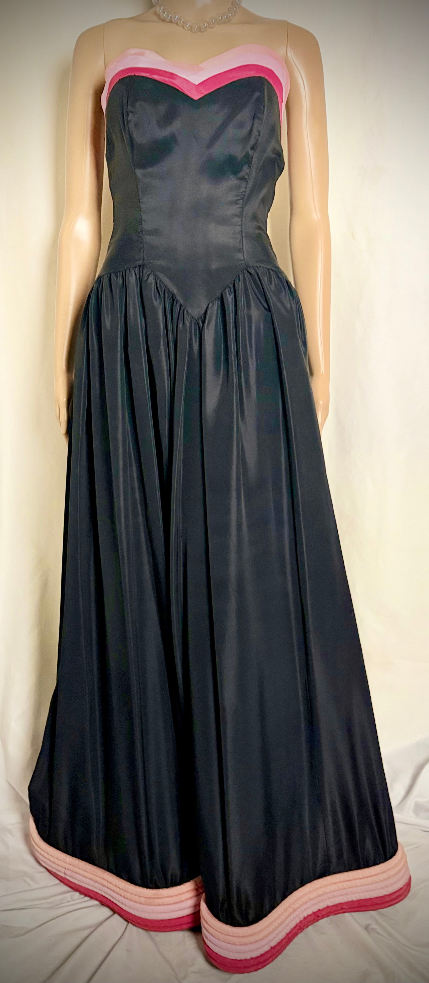 1945 Beautime Formal New York Evening Gown - Padded Hem Detail