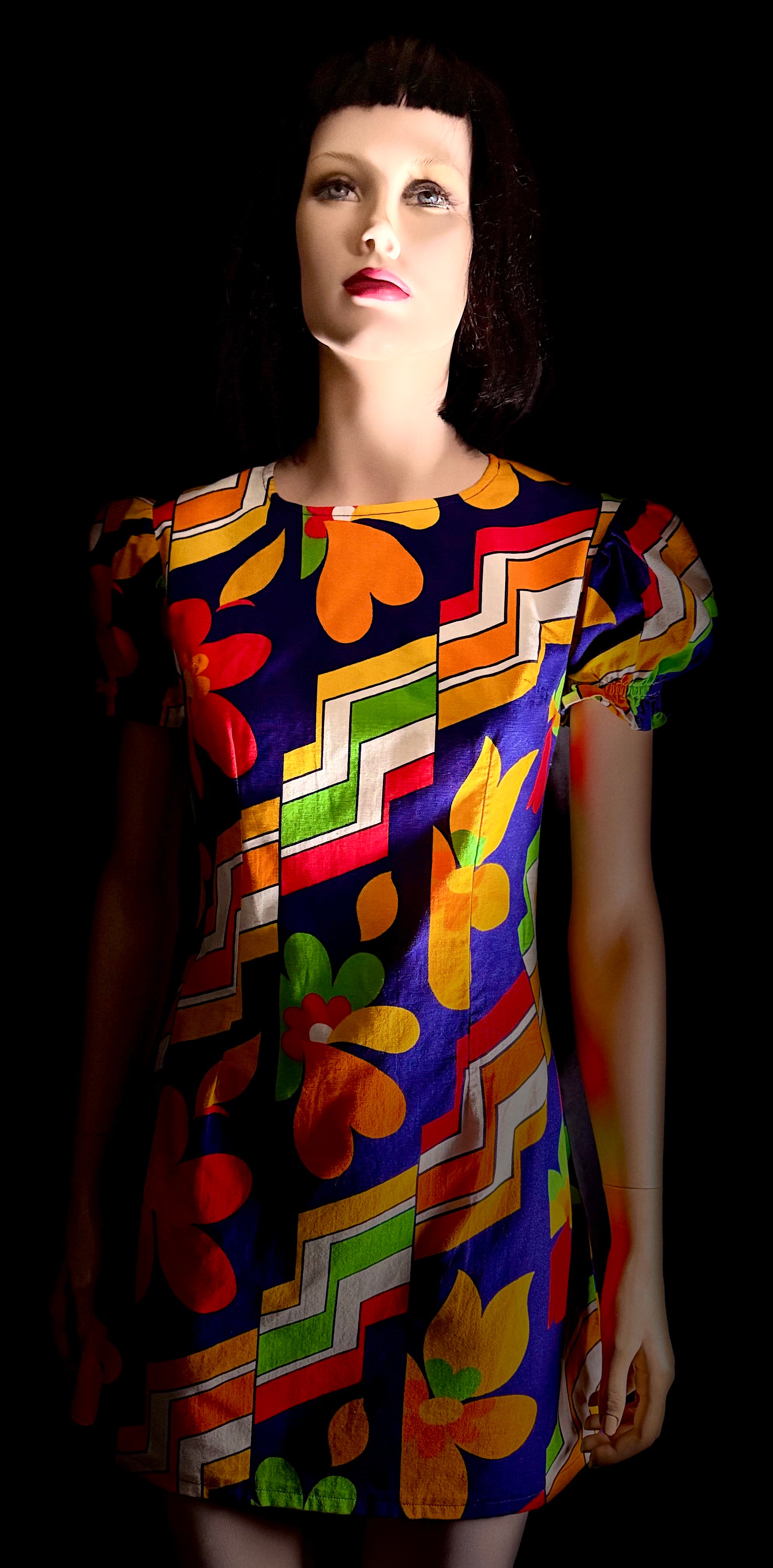 1960s-70s Mod Floral Mini Dress / A-Line Cotton / Puff Sleeve