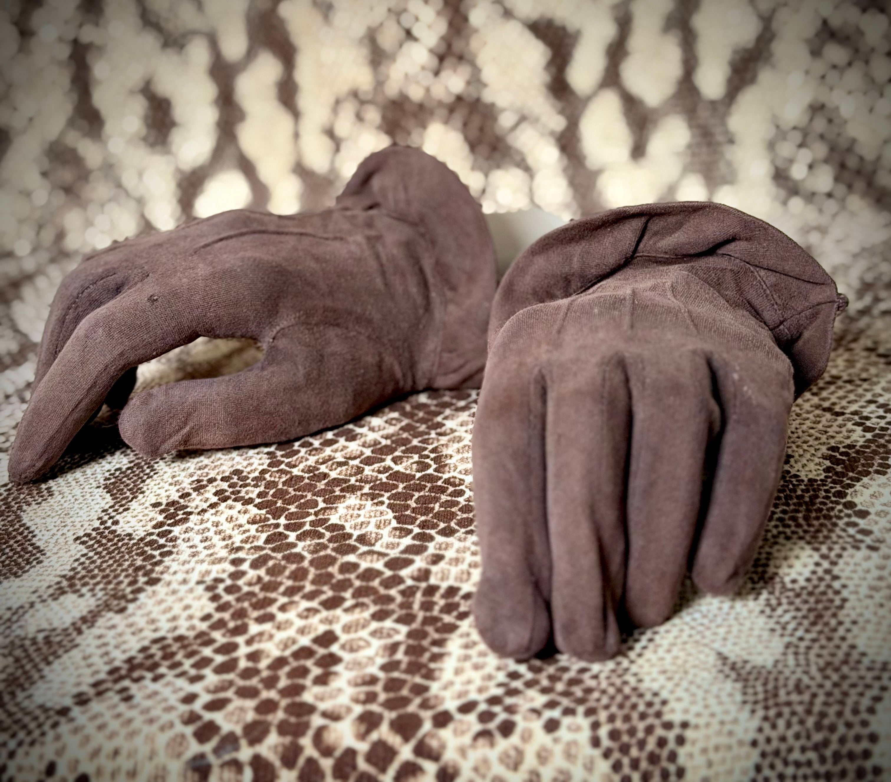 1940s–1950s Chocolate Velvet Flared Gloves