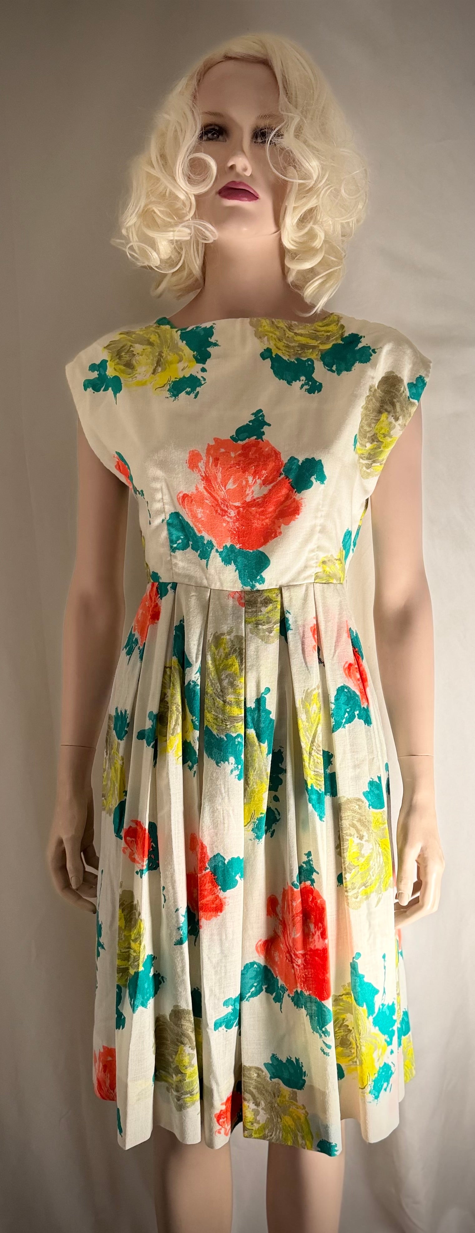 Late 1950s / Early 1960s Painterly Floral Day Dress
- Excellent Condition