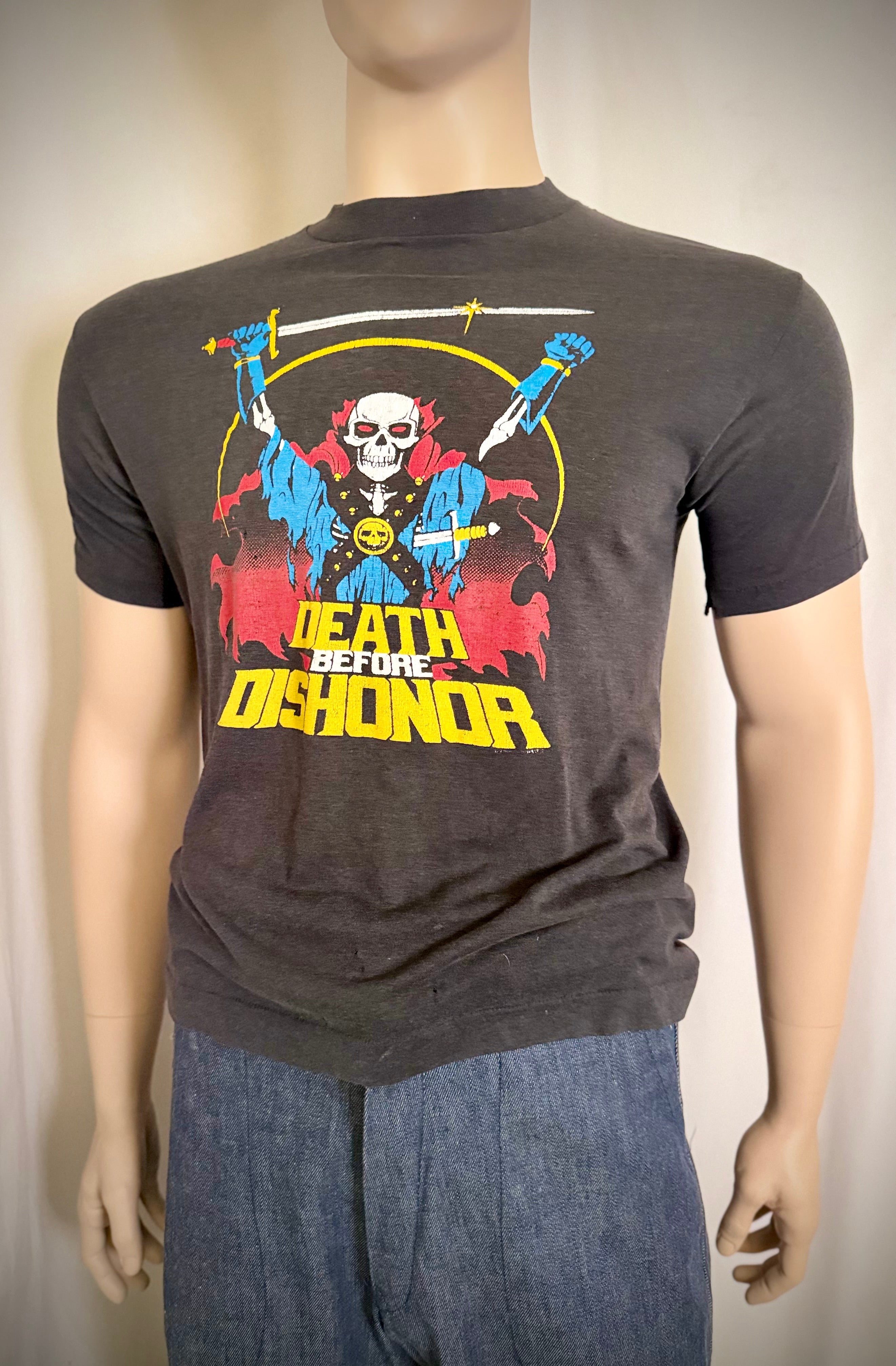 Rare 1970s Motorcycle Club
T-Shirt Single Stitch Skull
Death Before Dishonor Dual-Sided Made in USA