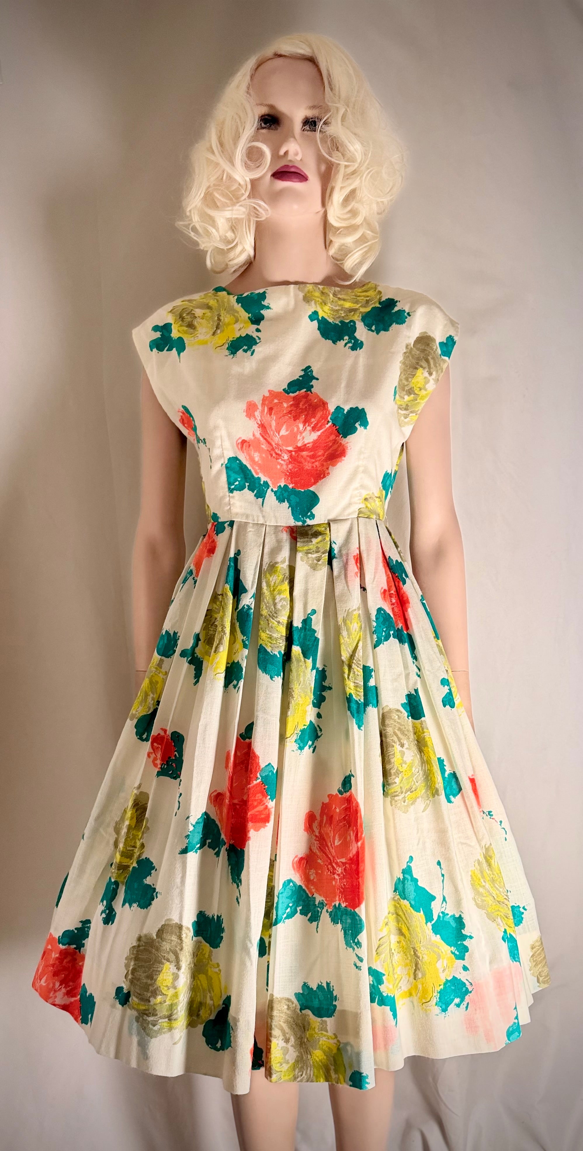 Late 1950s / Early 1960s Painterly Floral Day Dress
- Excellent Condition