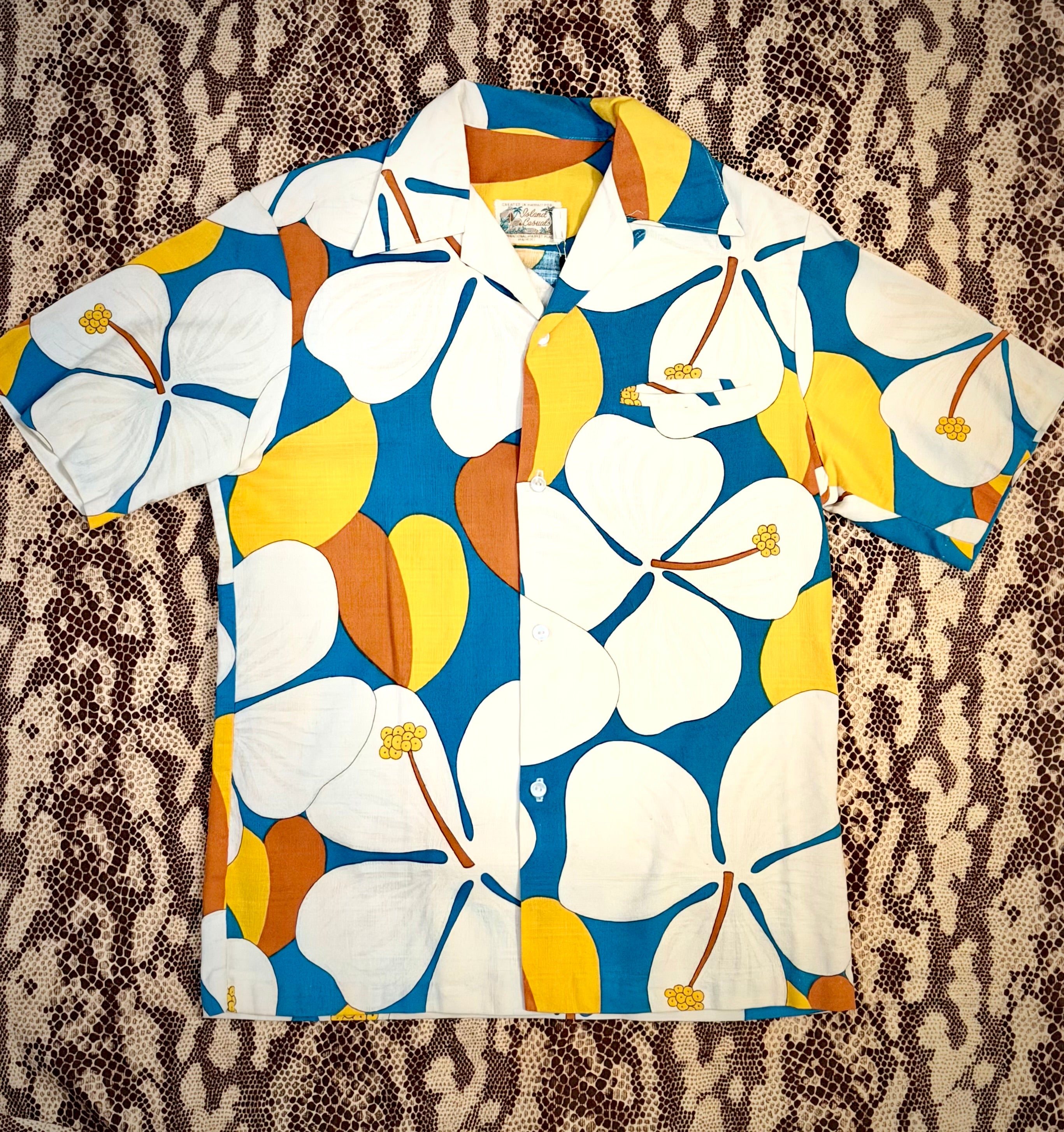 1960s Deadstock Hawaiian Shirt - Waikiki International Market Place - Rare