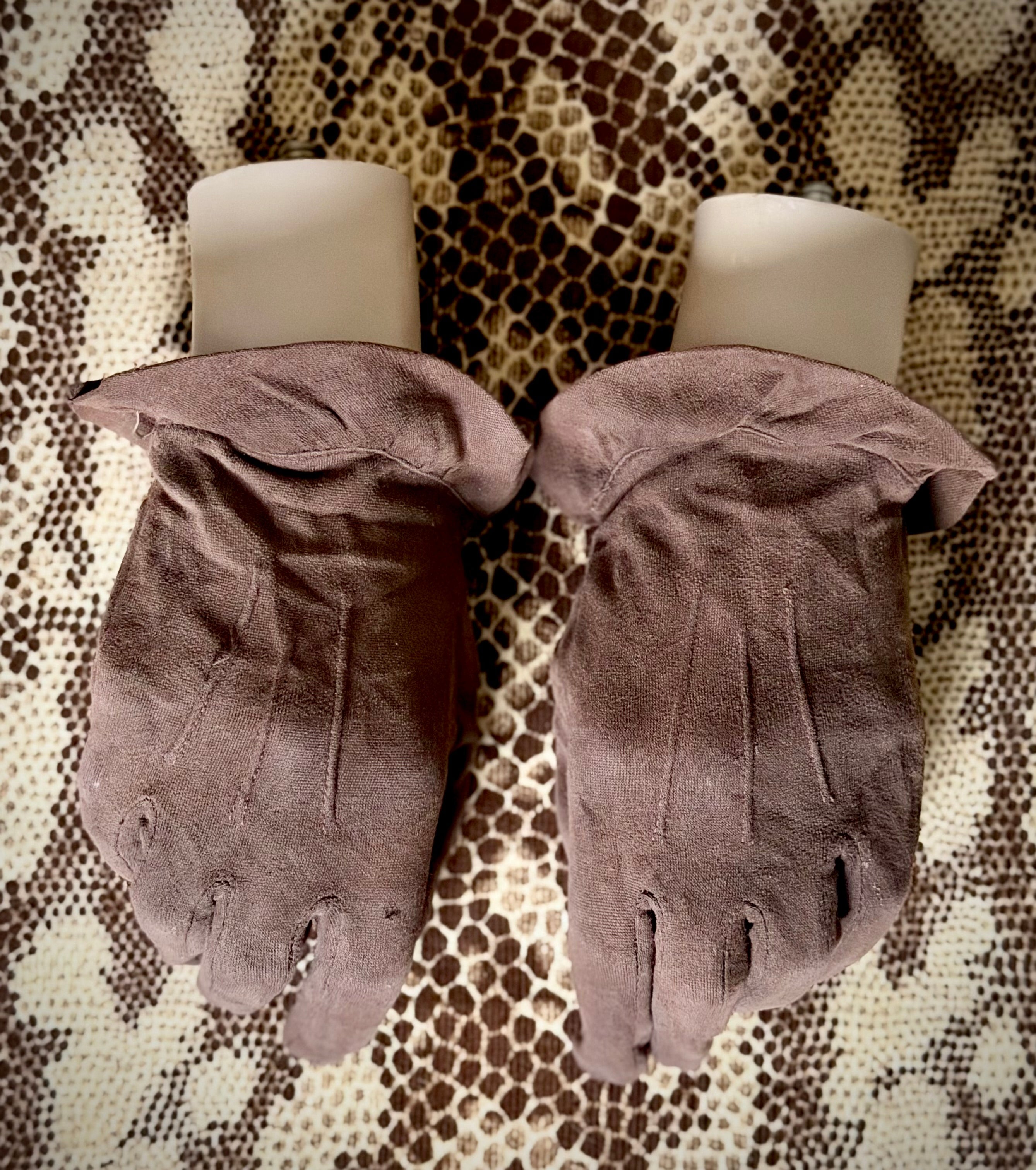 1940s–1950s Chocolate Velvet Flared Gloves