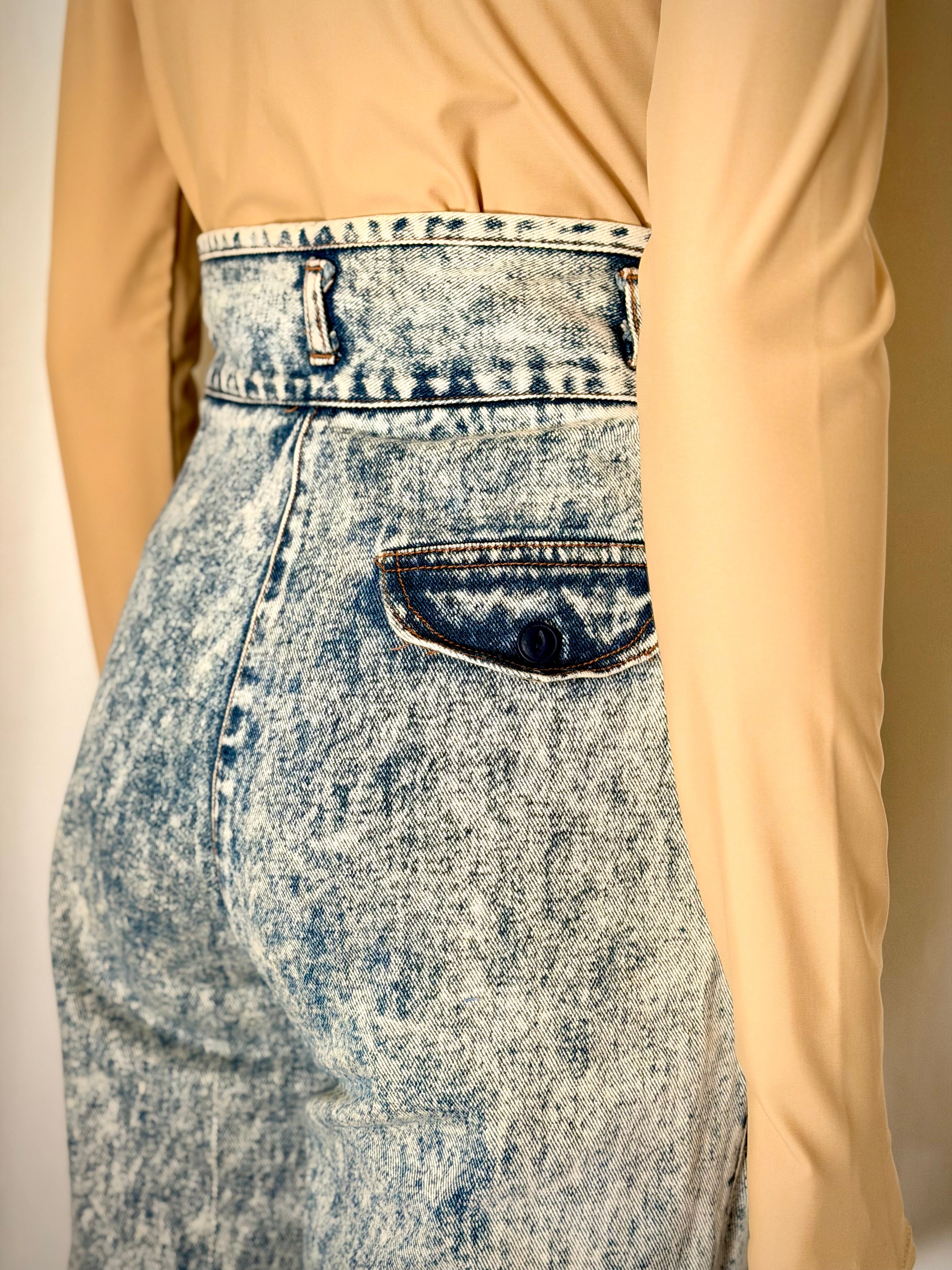 Vintage 1980s High-Rise Pleated Jeans
Sculptural Waist | Acid Wash Denim