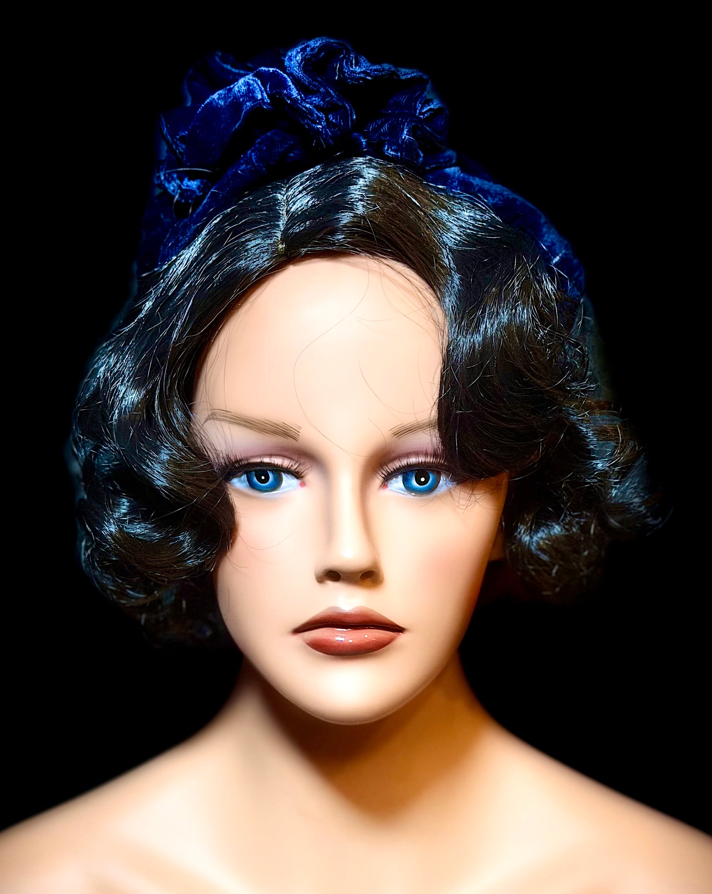 1940s / Early 1950s Midnight-Blue Crushed Velvet Hat