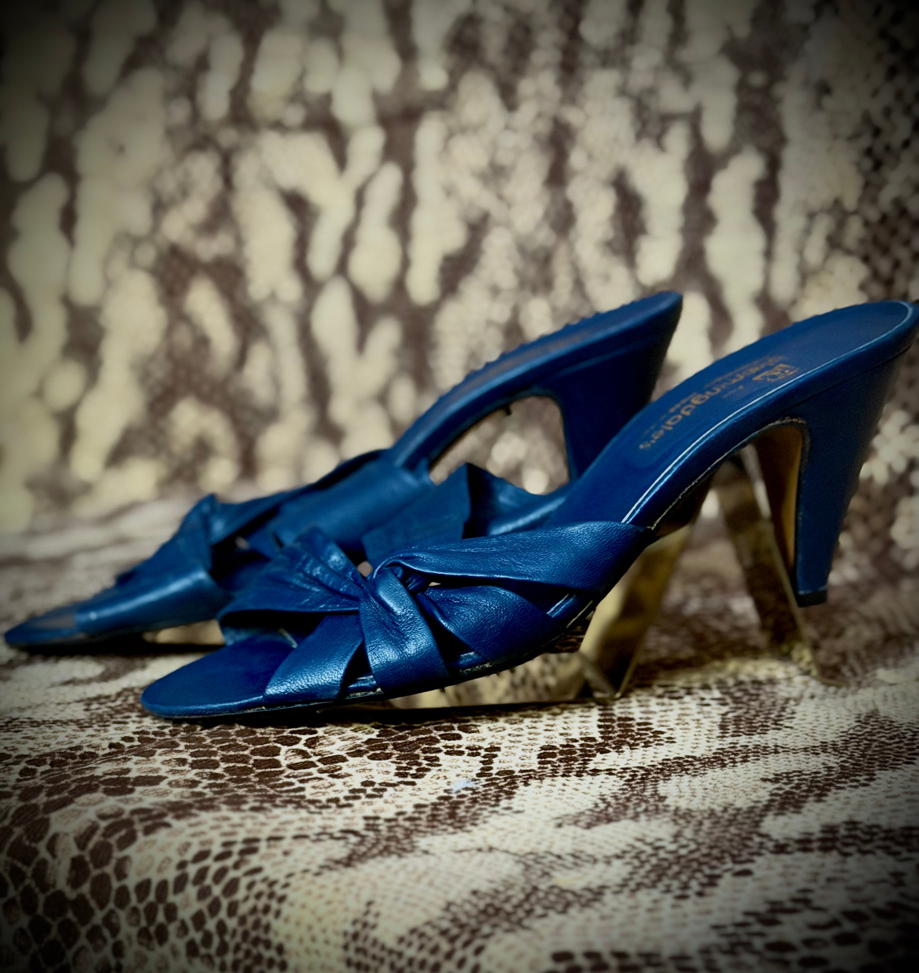 Bloomingdale’s Blue Leather Knot Mules – Deadstock 1980s (Italy) EU 38
