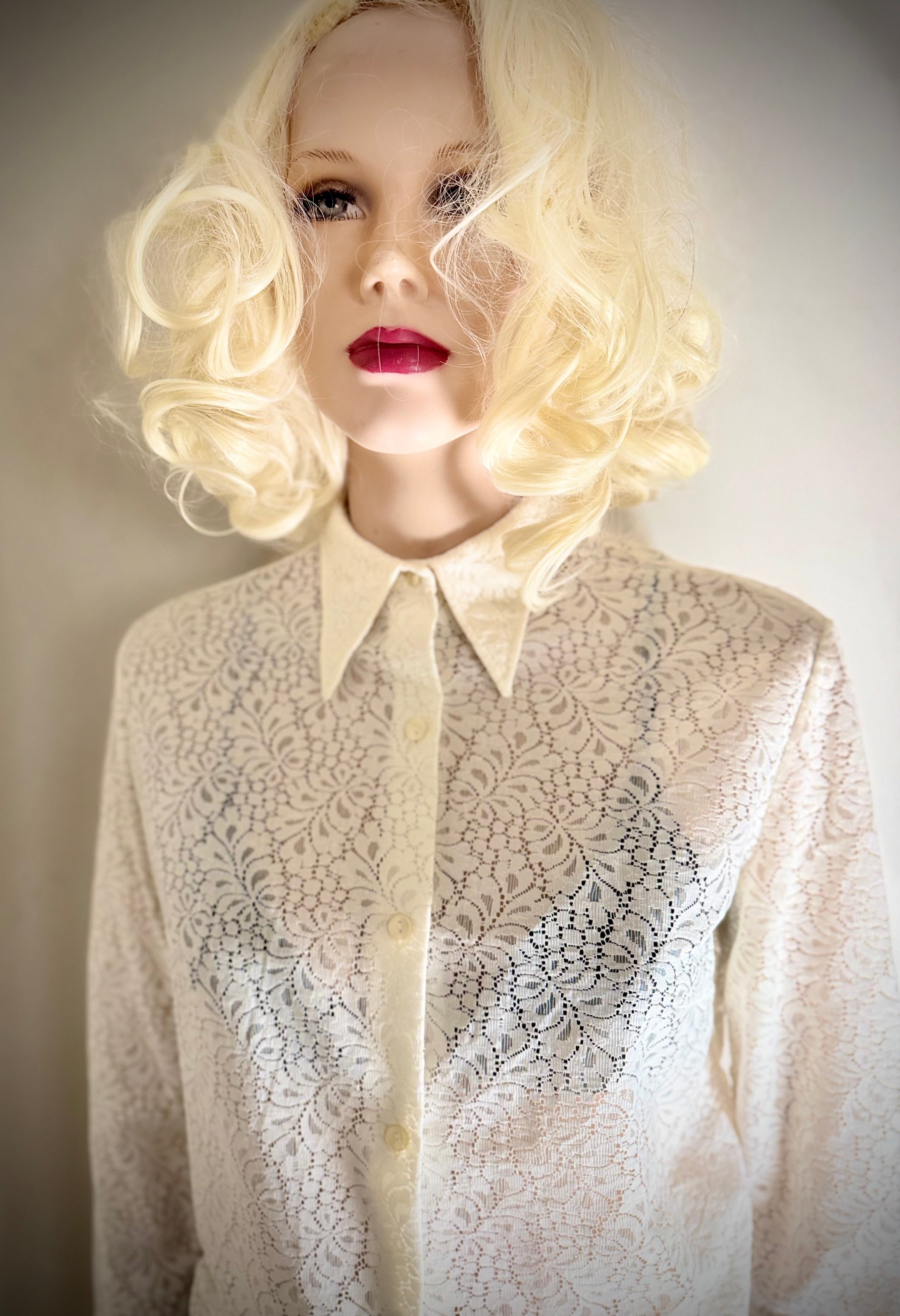Vintage 1970s Ivory Lace Dagger-Collar Shirt