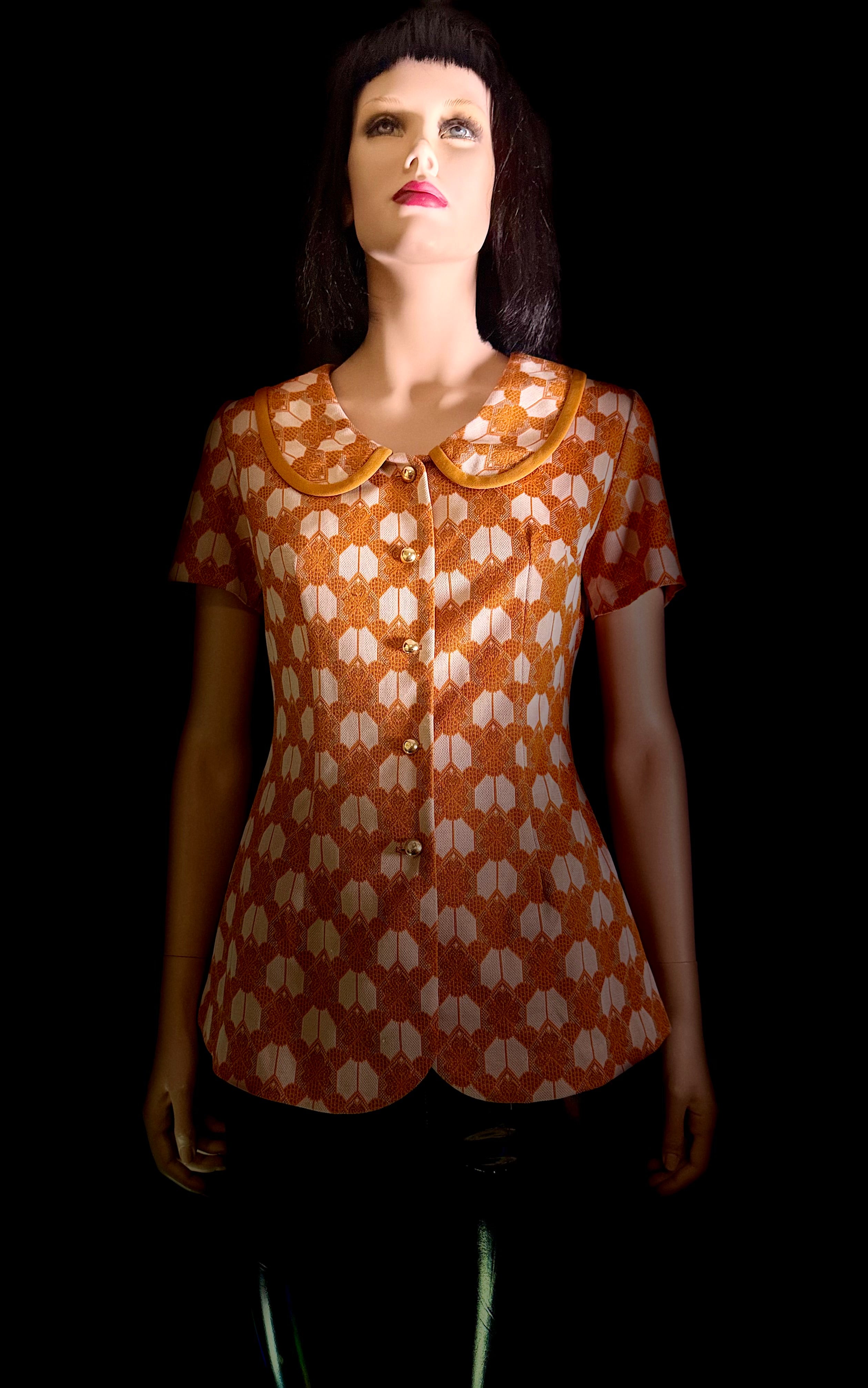 1960s Geometric Knit Top with Rounded Contrast Collar - Sculpted Fit