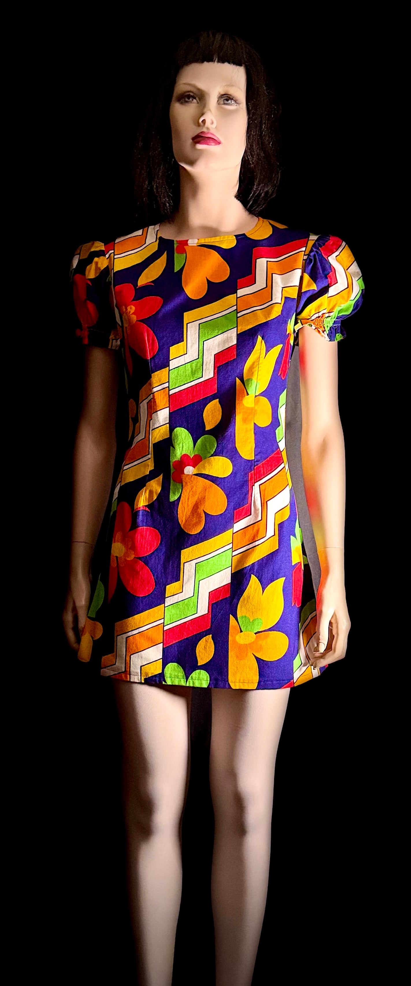 1960s-70s Mod Floral Mini Dress / A-Line Cotton / Puff Sleeve