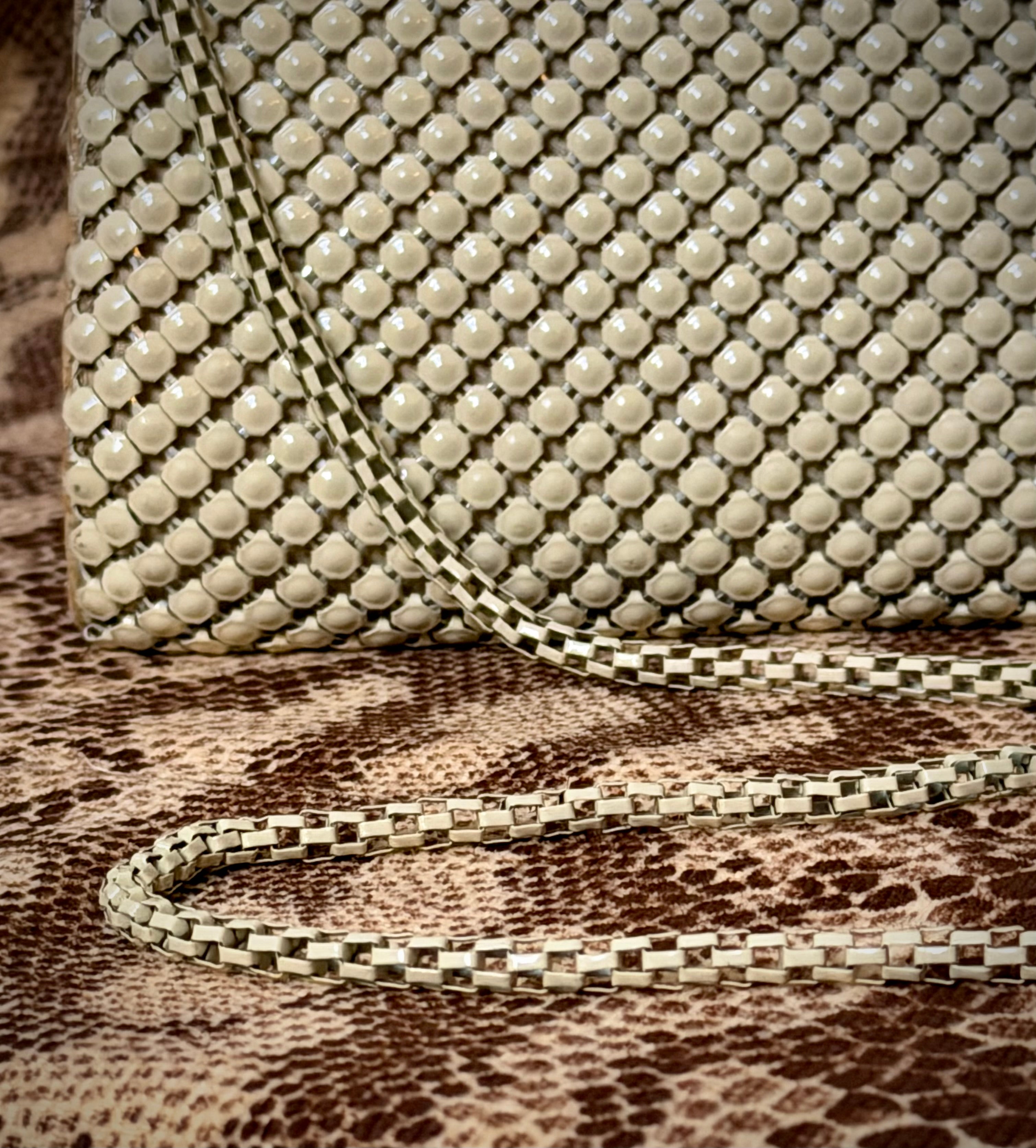 1950s Ivory Mesh and Tortoiseshell Frame Bag