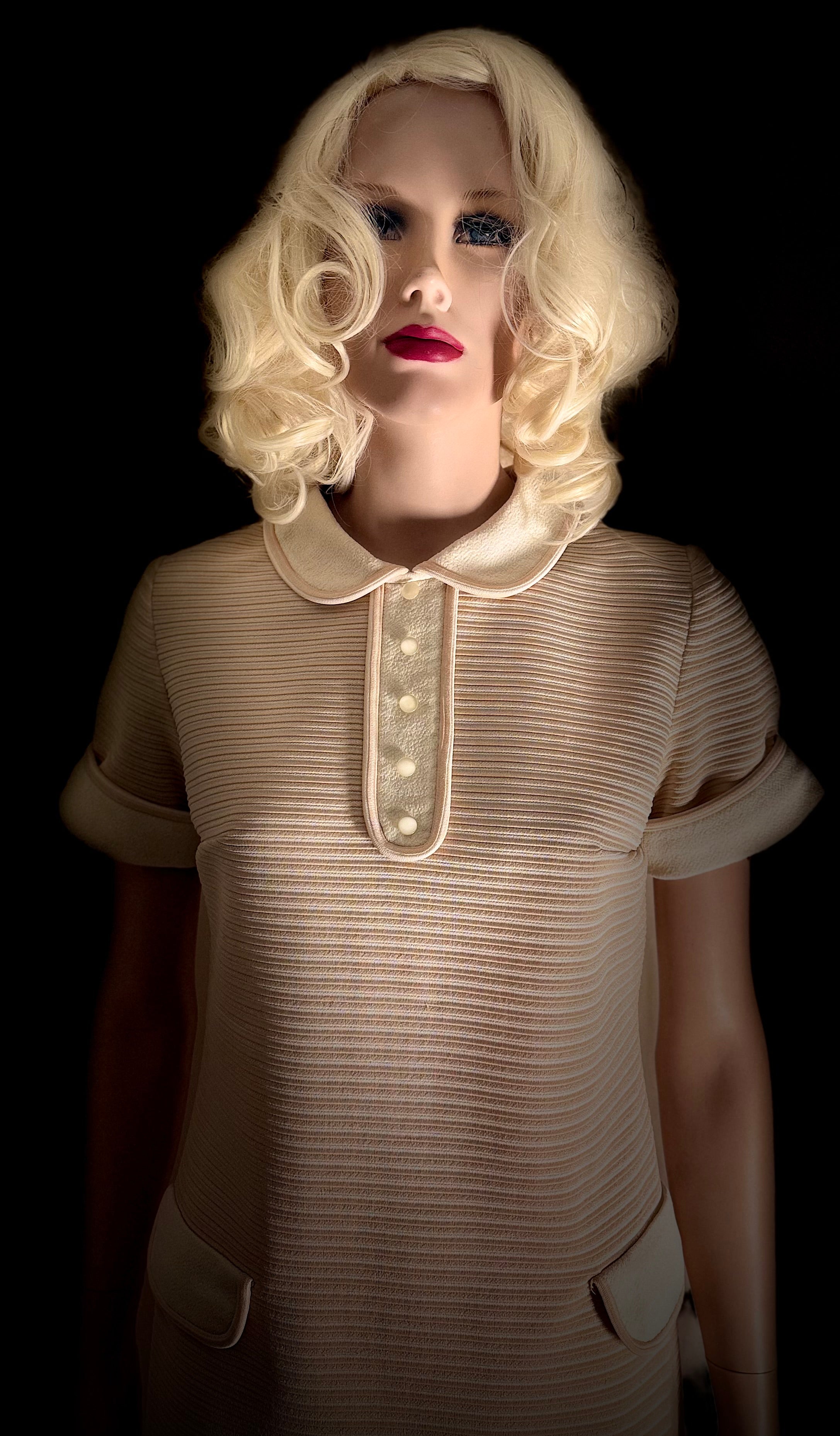 Immaculate 1960s Cream Ribbed Day Dress with Collar