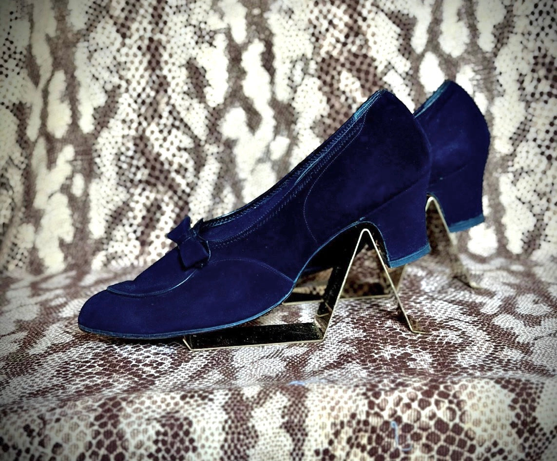 Late 1950s Suede Bow Pumps | Professionally Restored | Immaculate Condition | EU 39–40