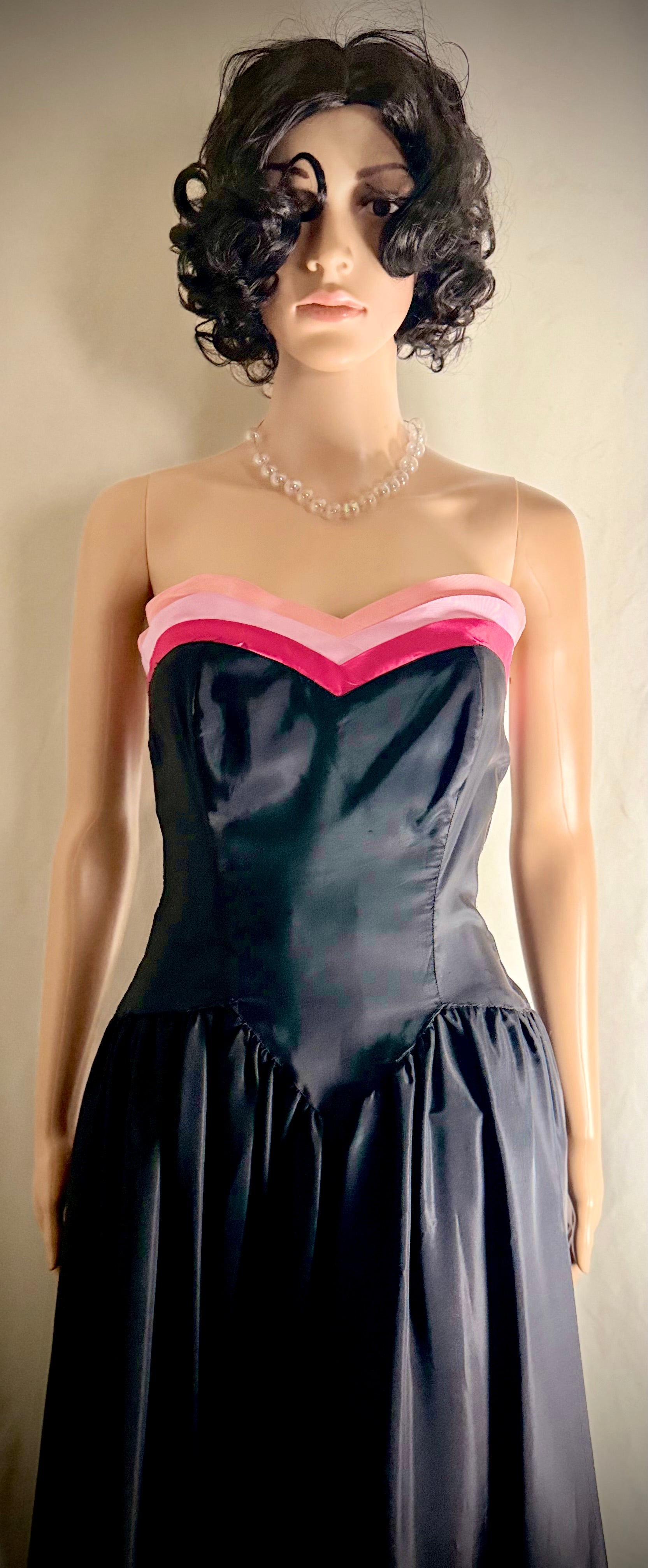 1945 Beautime Formal New York Evening Gown - Padded Hem Detail