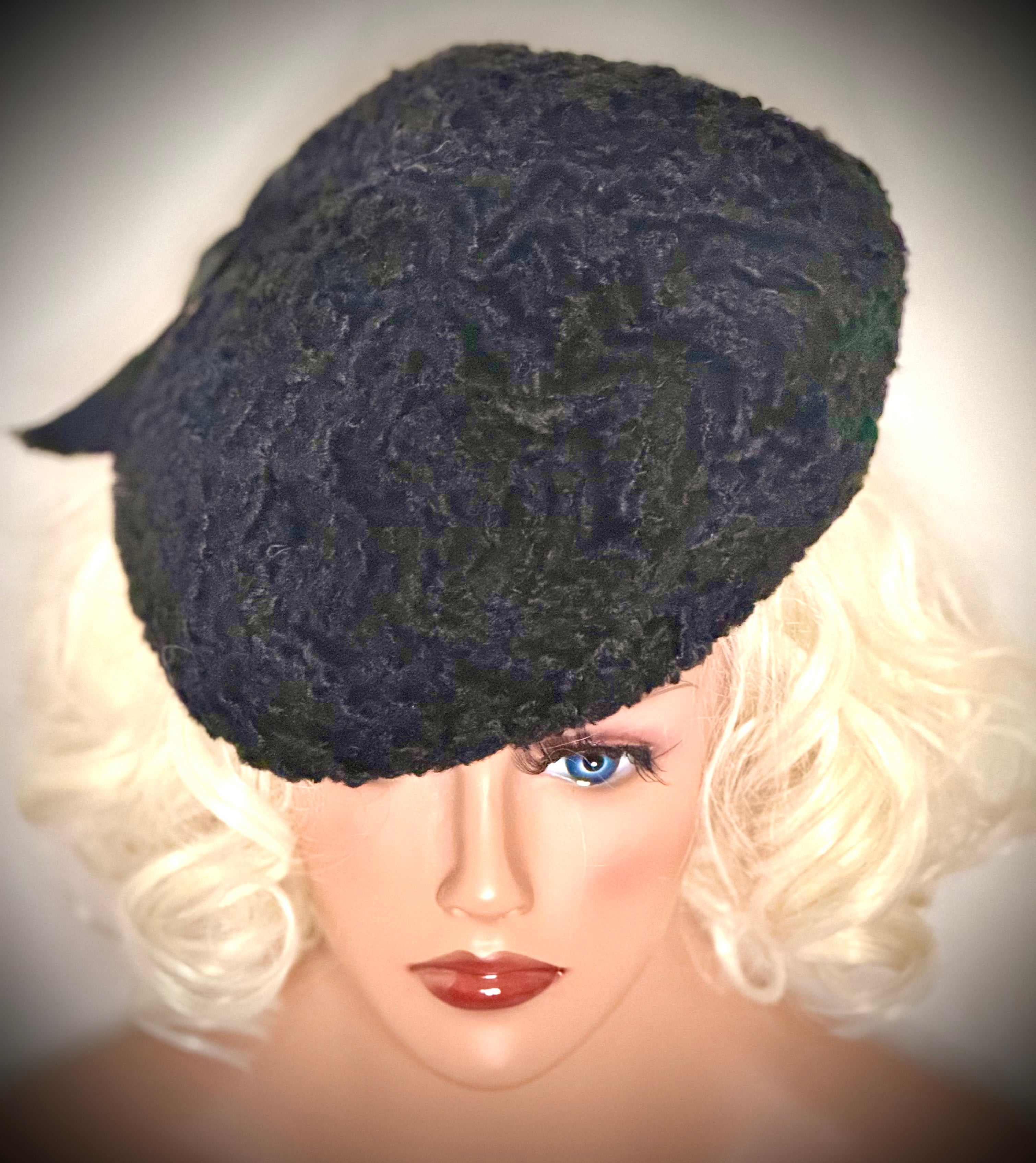 Sculptural Mid-Century Black Textured Cocktail Hat with Bow Detail - Exceptional Fit