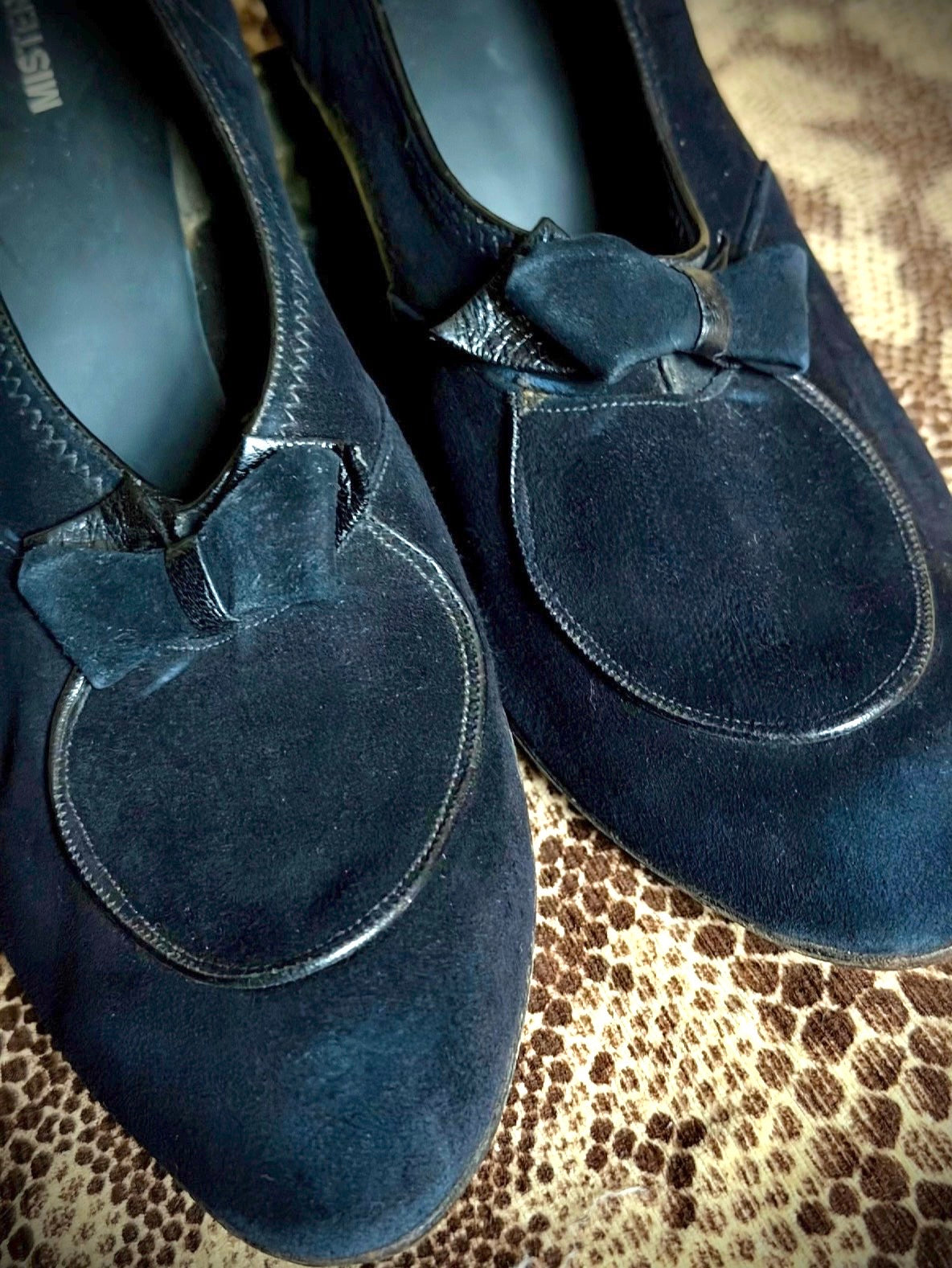 Late 1950s Suede Bow Pumps | Professionally Restored | Immaculate Condition | EU 39–40