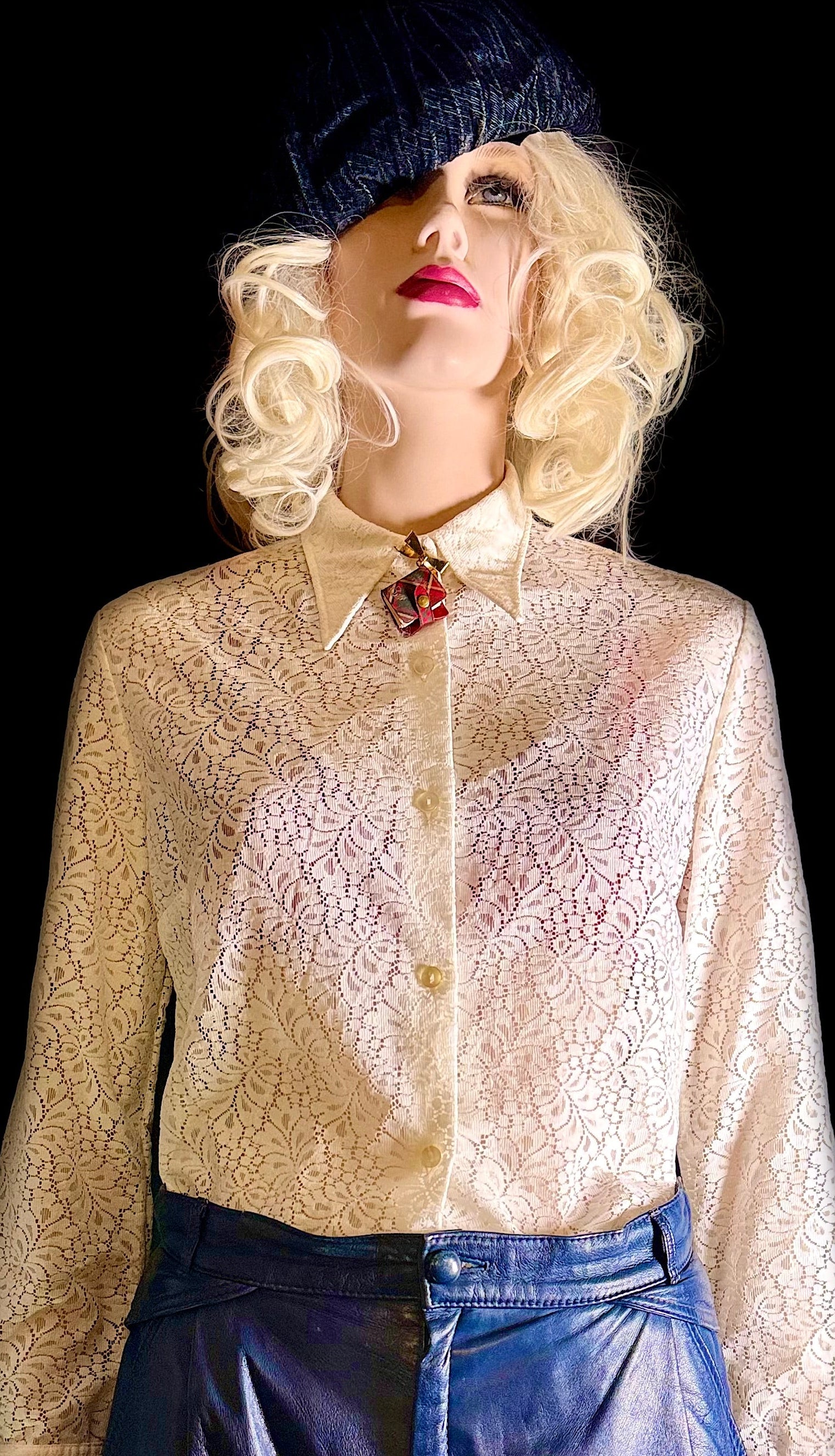 Vintage 1970s Ivory Lace Dagger-Collar Shirt