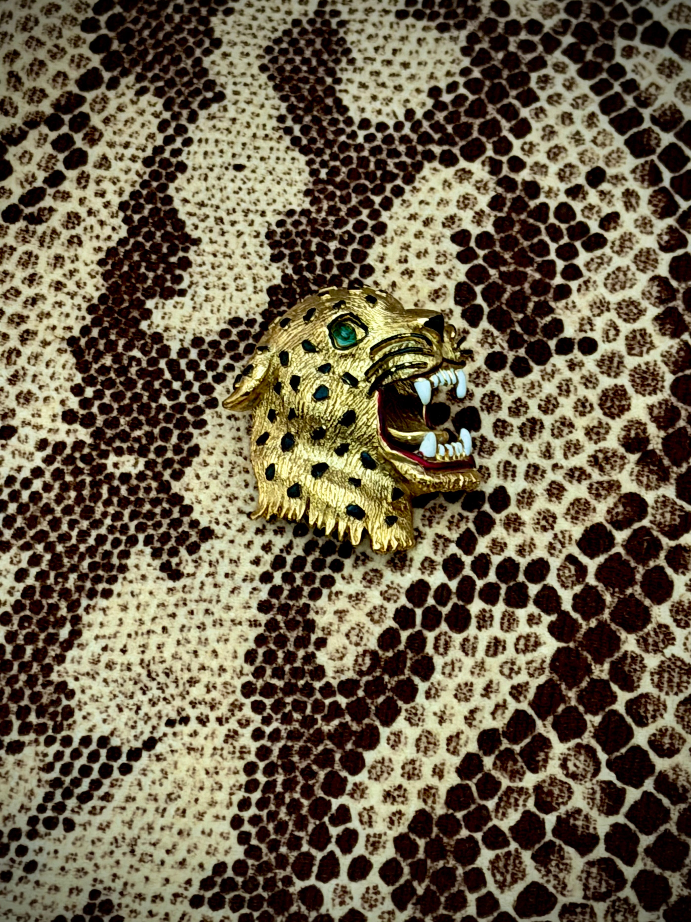 1980s Rhinestone Leopard Head Enamel Brooch | Gold Tone Statement Jewellery