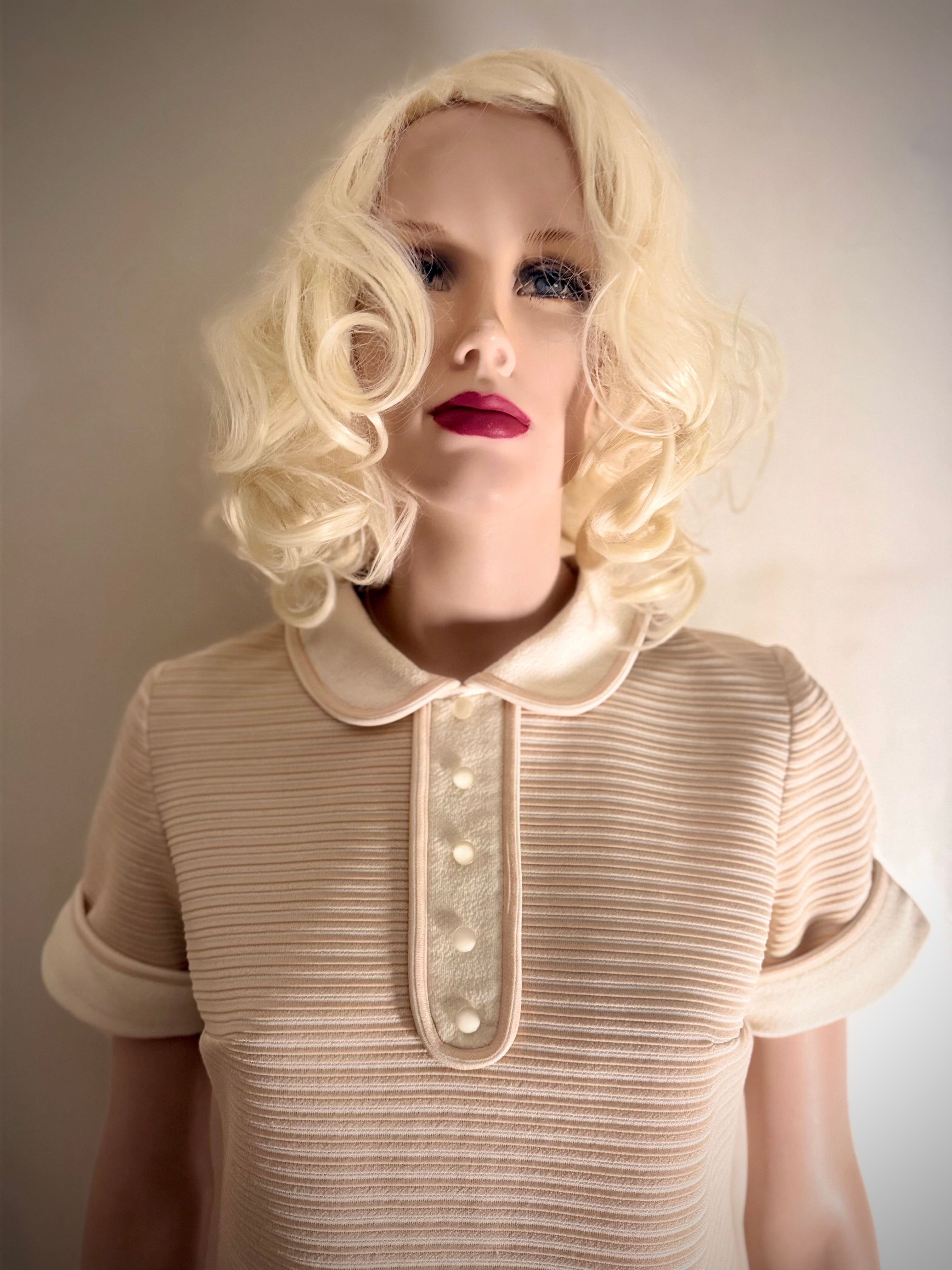 Immaculate 1960s Cream Ribbed Day Dress with Collar