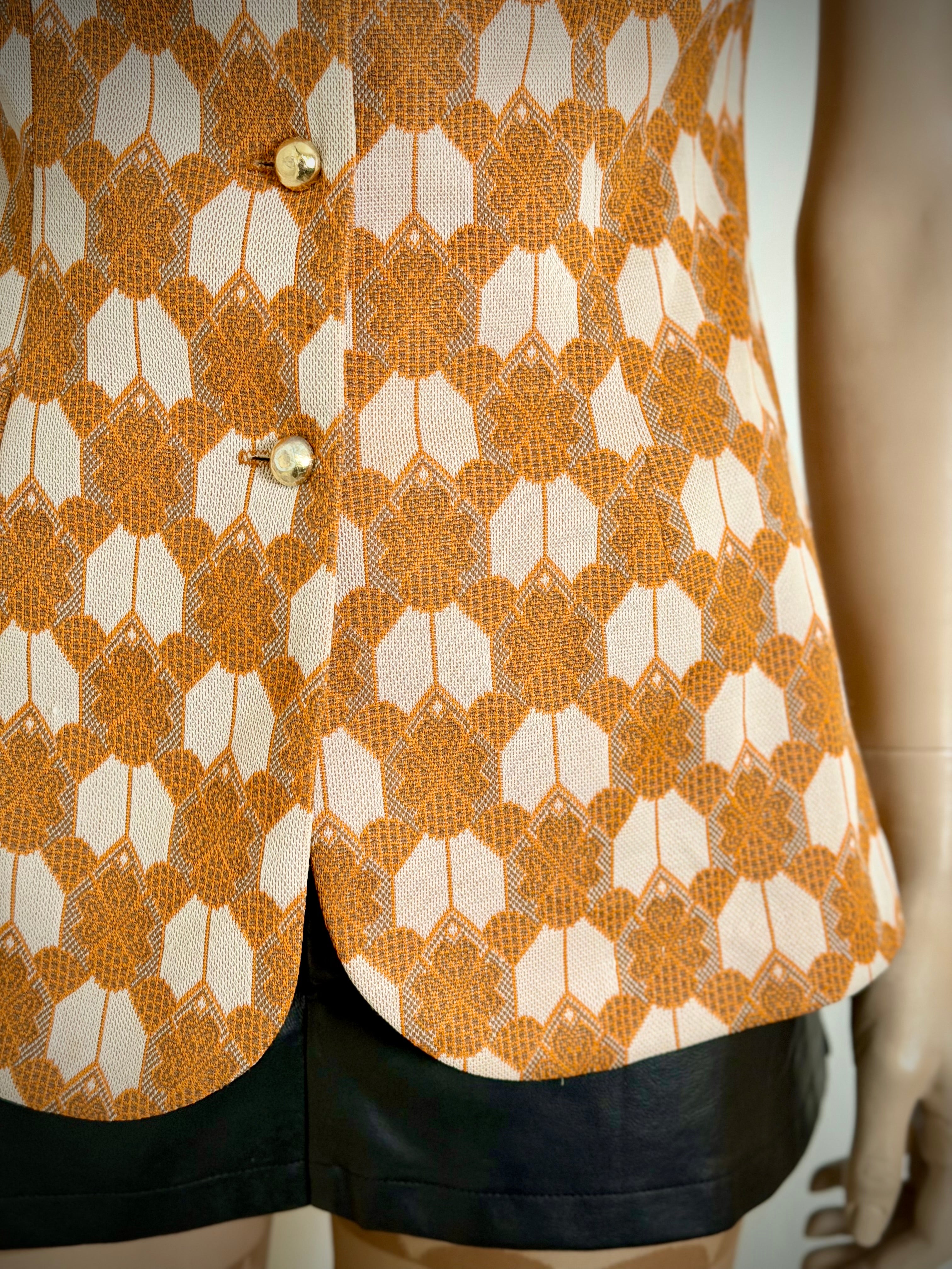 1960s Geometric Knit Top with Rounded Contrast Collar - Sculpted Fit