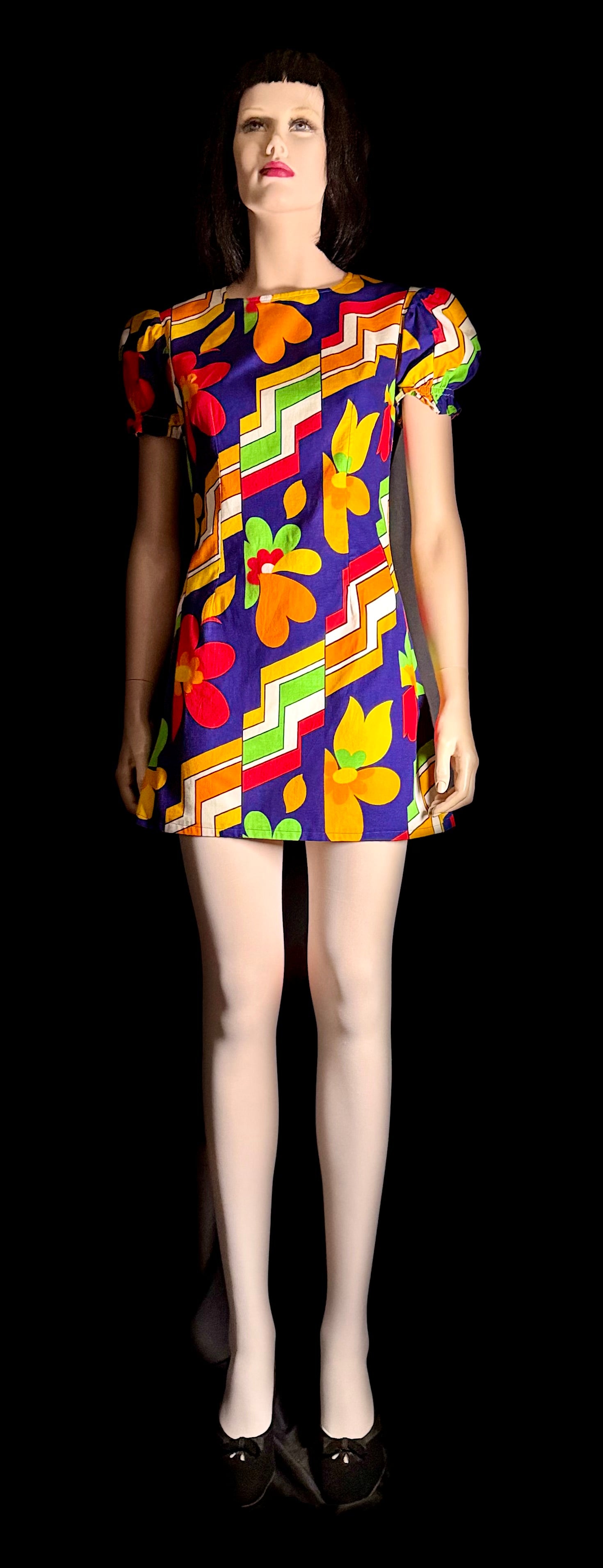 1960s-70s Mod Floral Mini Dress / A-Line Cotton / Puff Sleeve