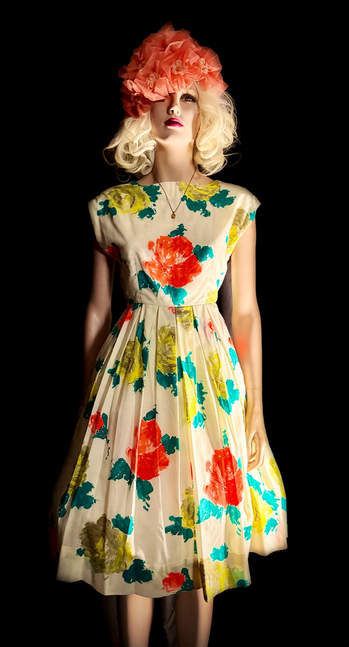 Late 1950s / Early 1960s Painterly Floral Day Dress
- Excellent Condition