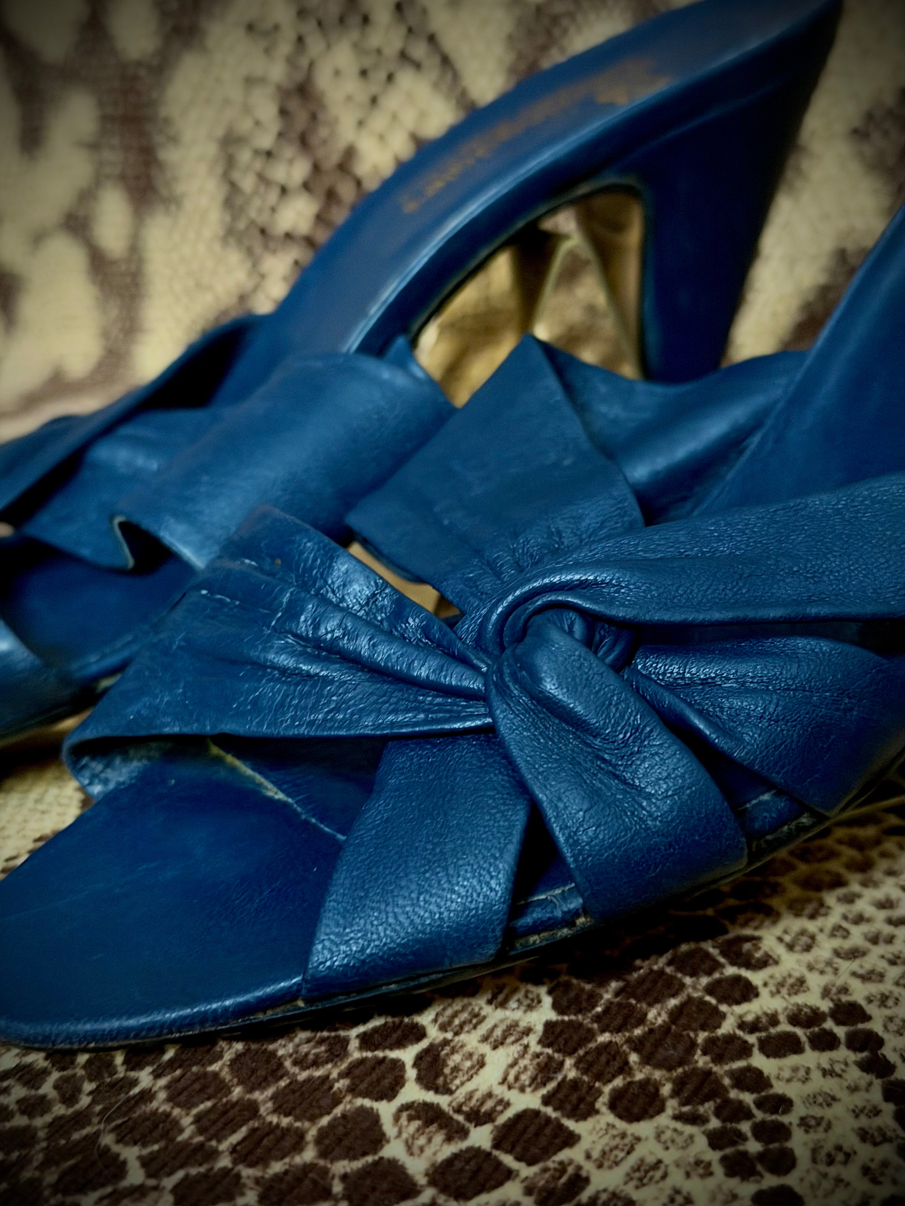 Bloomingdale’s Blue Leather Knot Mules – Deadstock 1980s (Italy) EU 38