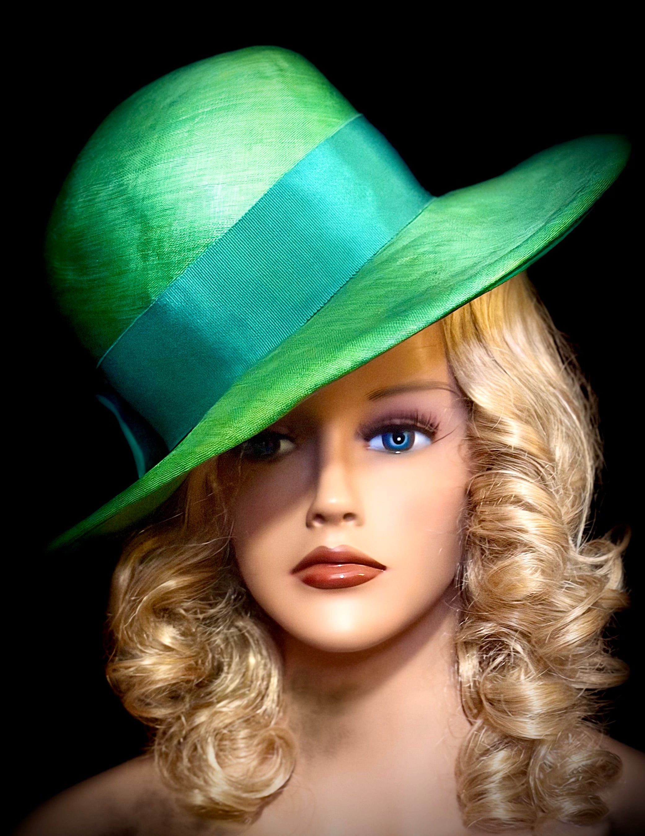 Late 1930s / Early 1940s Green Straw Hat with Grosgrain Ribbon