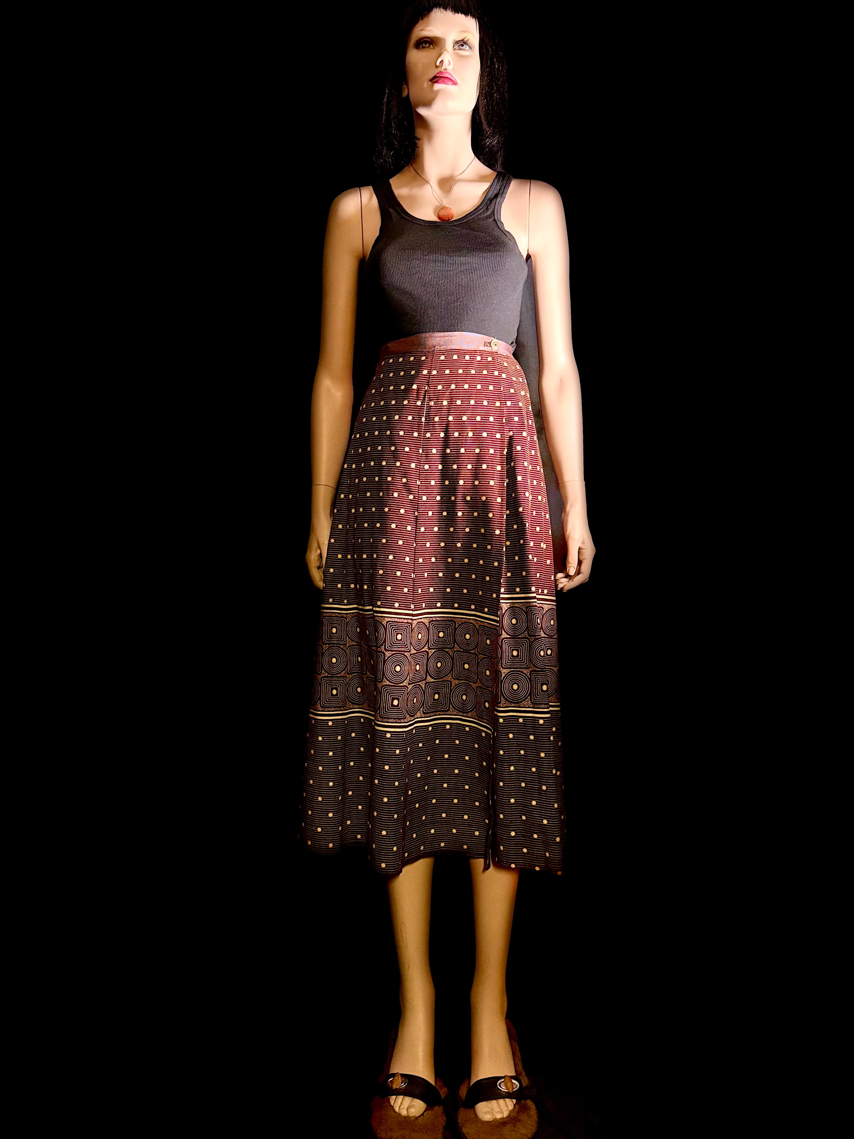 1970s Graphic Wrap Skirt with Geometric Border Print