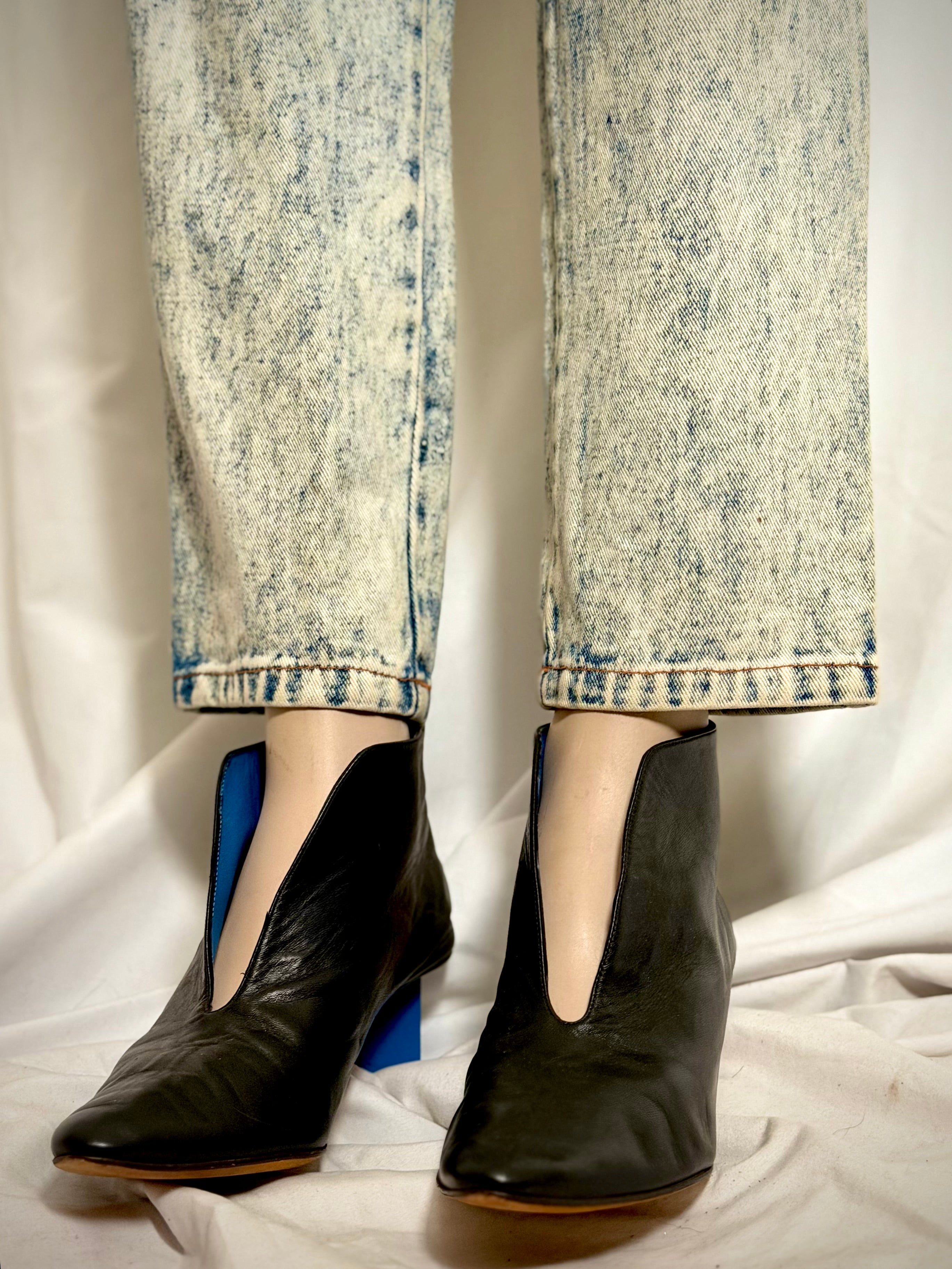 Vintage 1980s High-Rise Pleated Jeans

Sculptural Waist | Acid Wash Denim