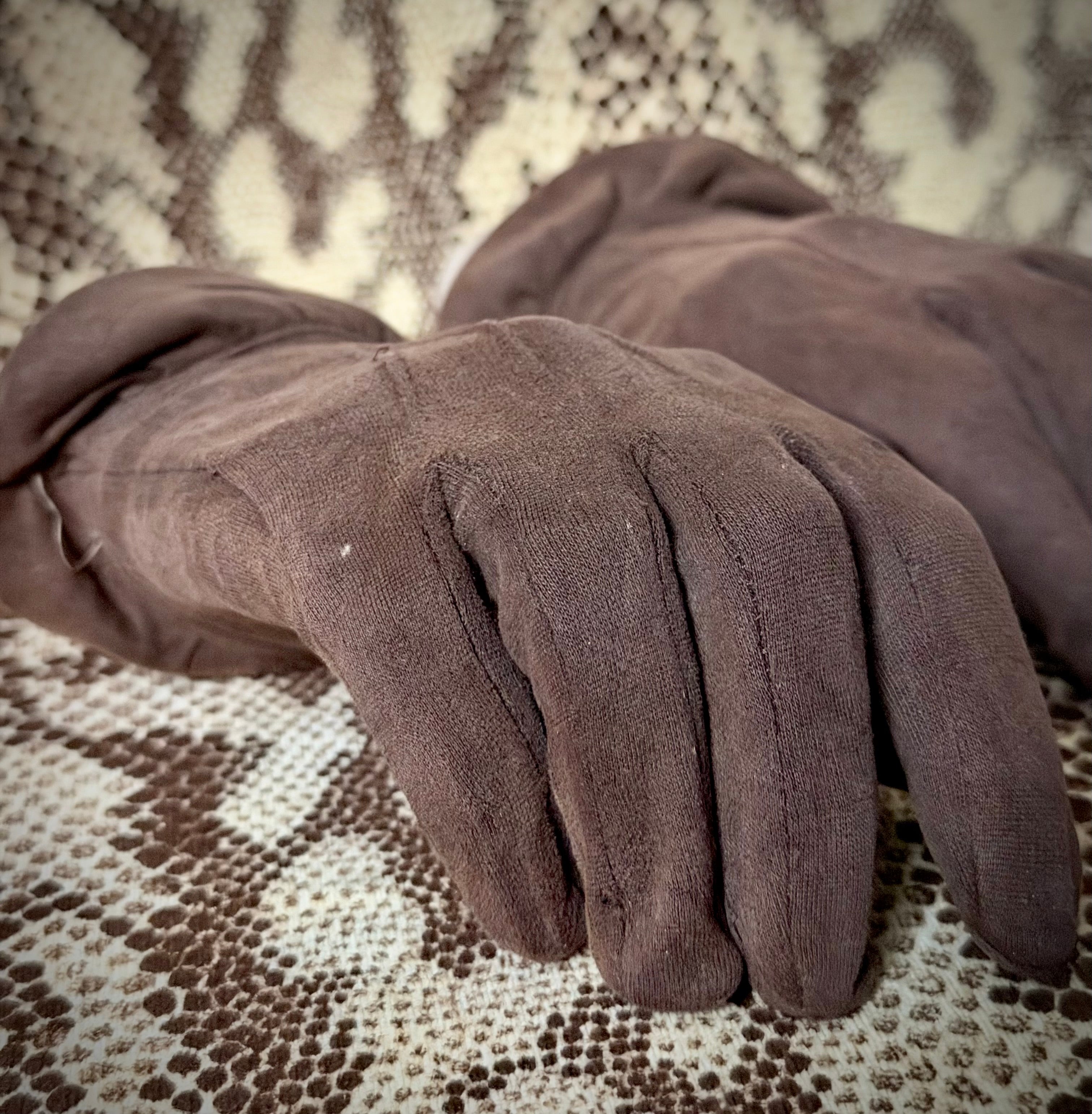 1940s–1950s Chocolate Velvet Flared Gloves