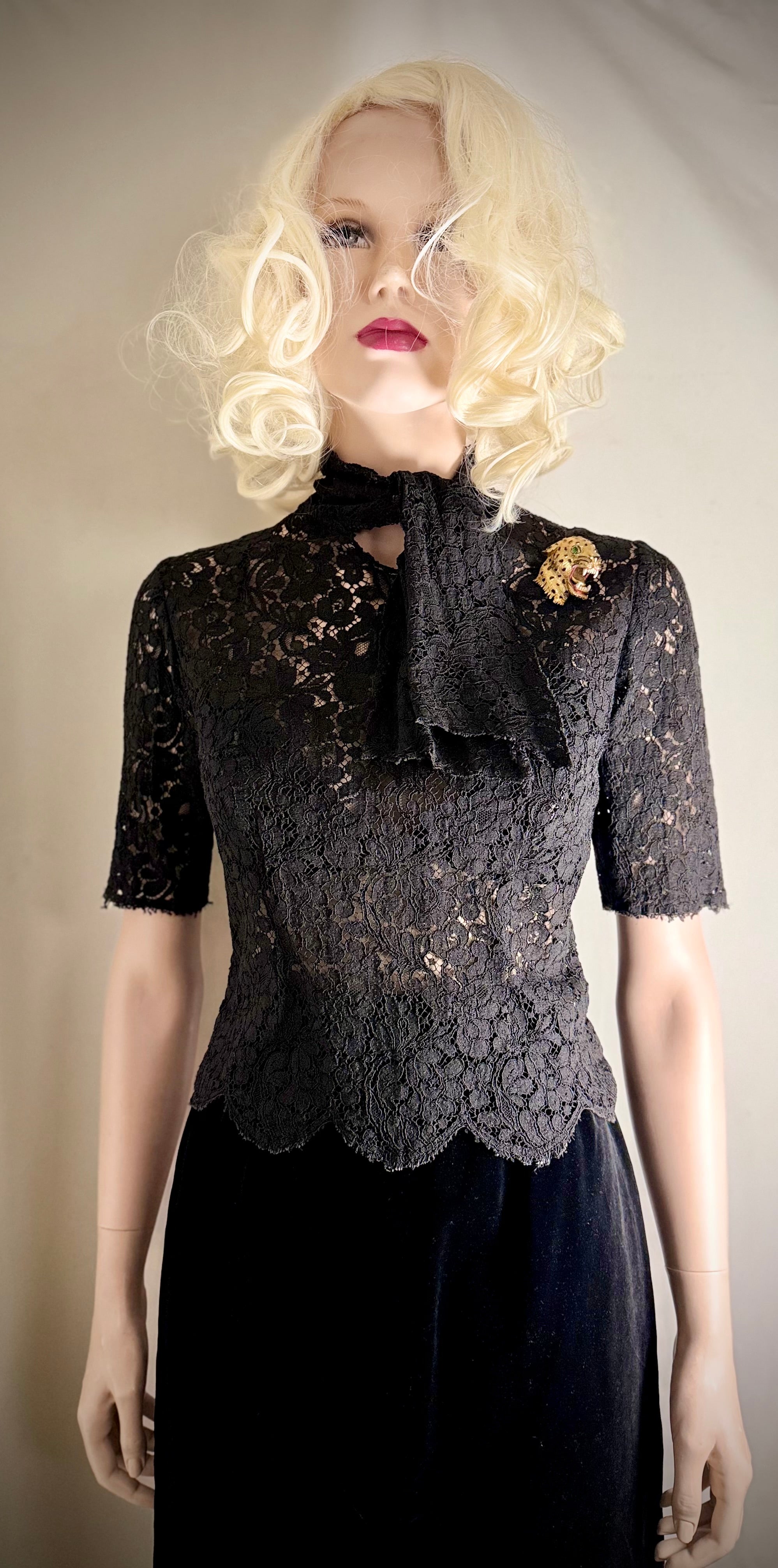 Late 1940s-Early 1950s Black Lace Scalloped Blouse