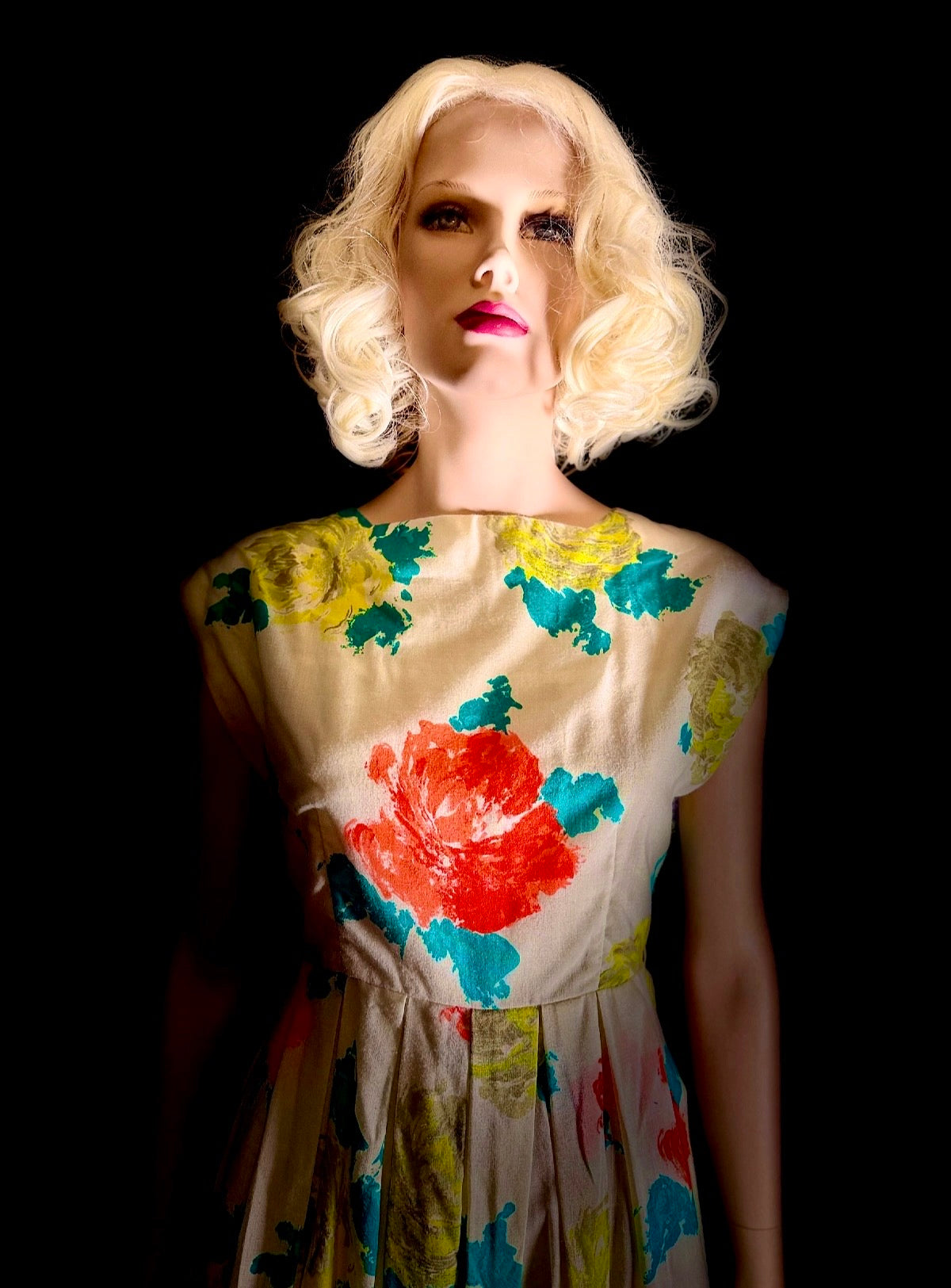 Late 1950s / Early 1960s Painterly Floral Day Dress
- Excellent Condition