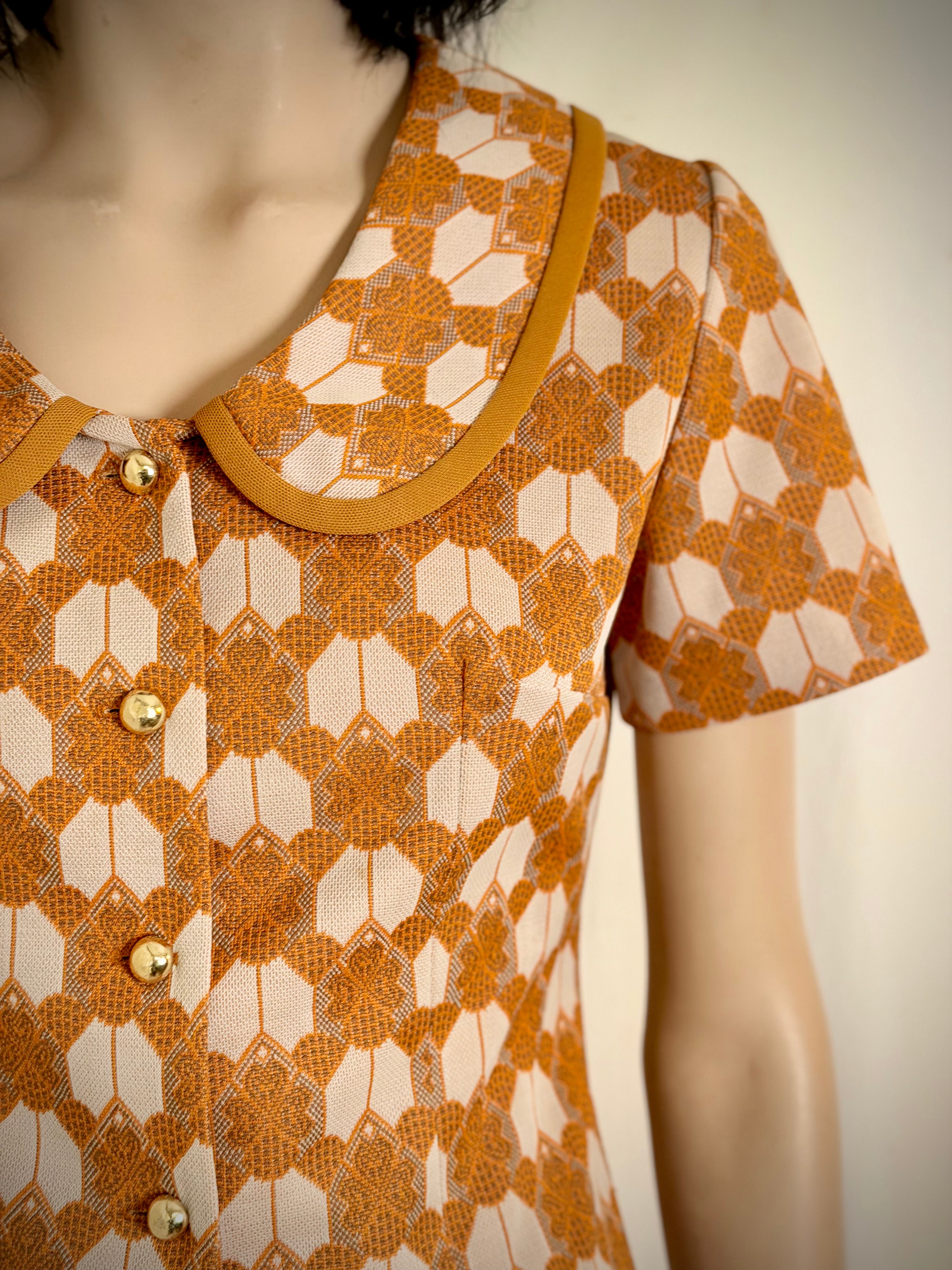 1960s Geometric Knit Top with Rounded Contrast Collar - Sculpted Fit
