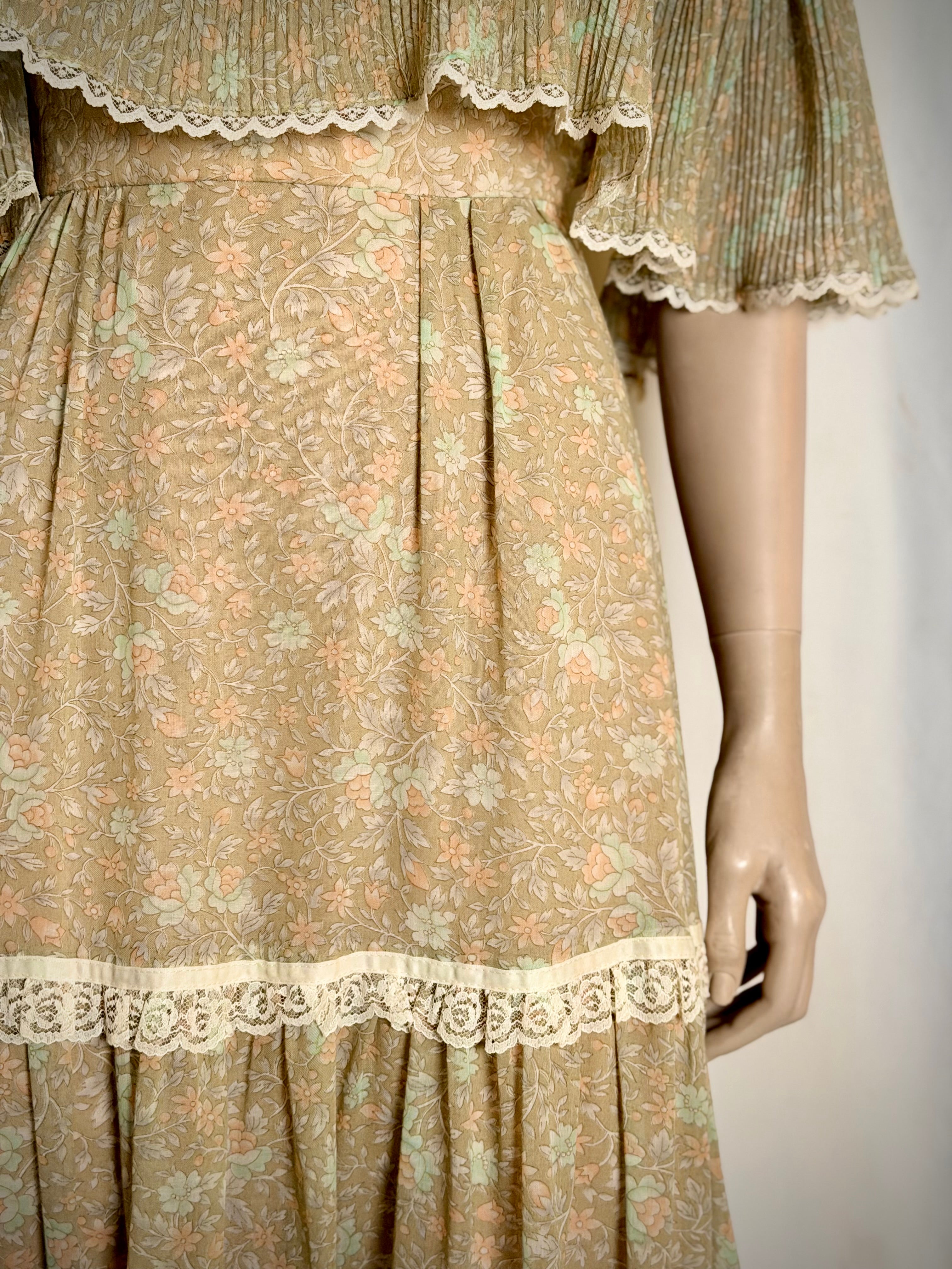 1970s Candi Jones California Floral Maxi Dress