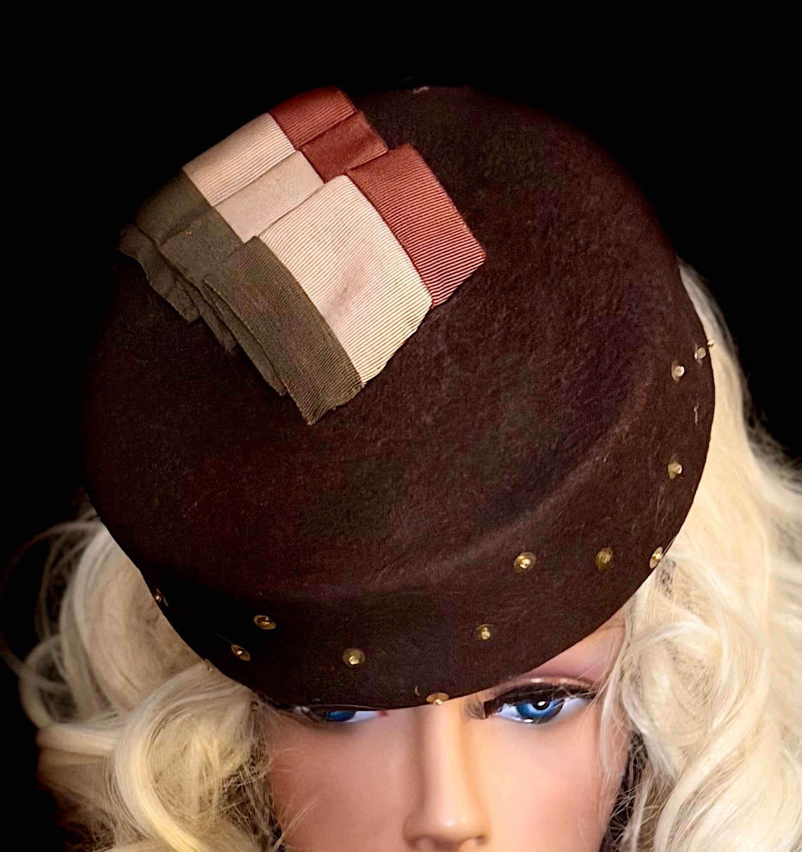 Immaculate Mid-Century Chocolate Brown Felt Cocktail Hat with Sequin Detail & Grosgrain Ribbon Trim