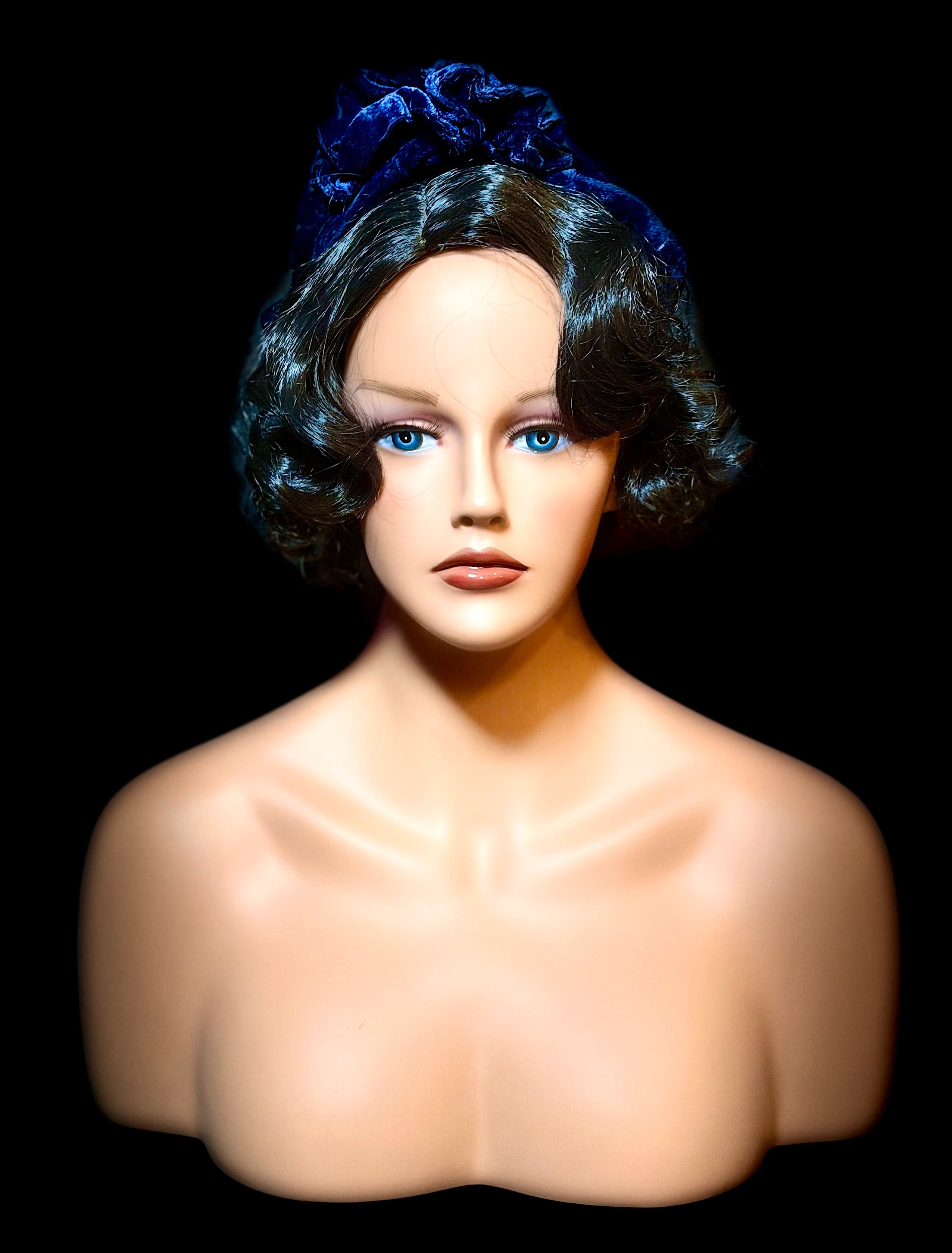 1940s / Early 1950s Midnight-Blue Crushed Velvet Hat