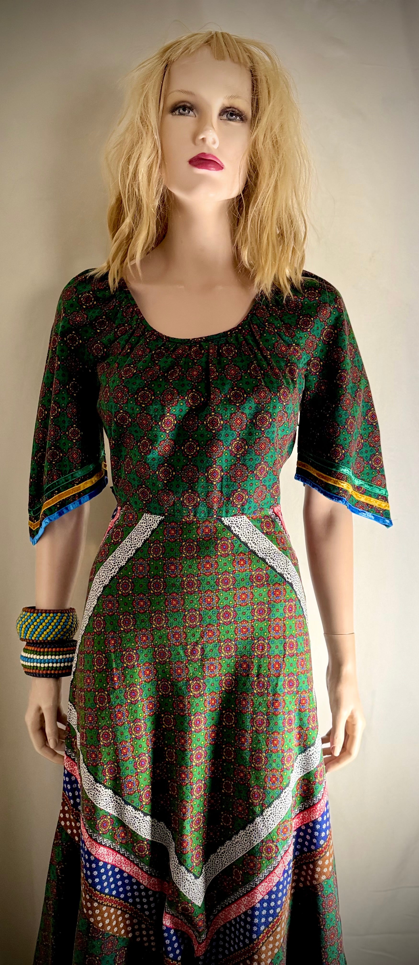 1970s Vera Mont Paris Printed Maxi Dress With Full Skirt