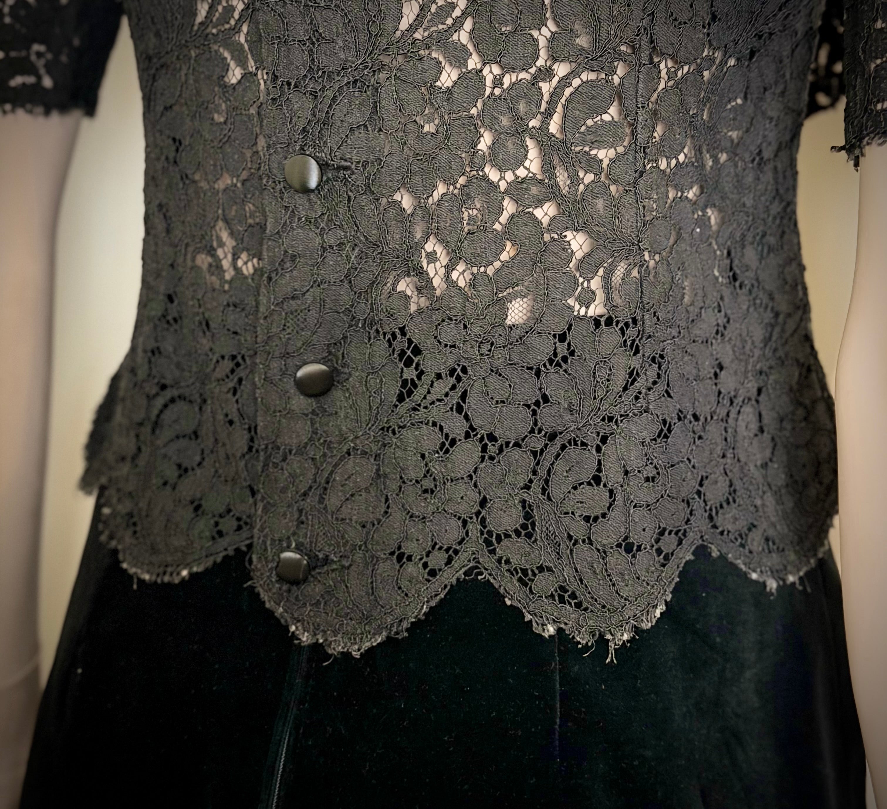 Late 1940s-Early 1950s Black Lace Scalloped Blouse