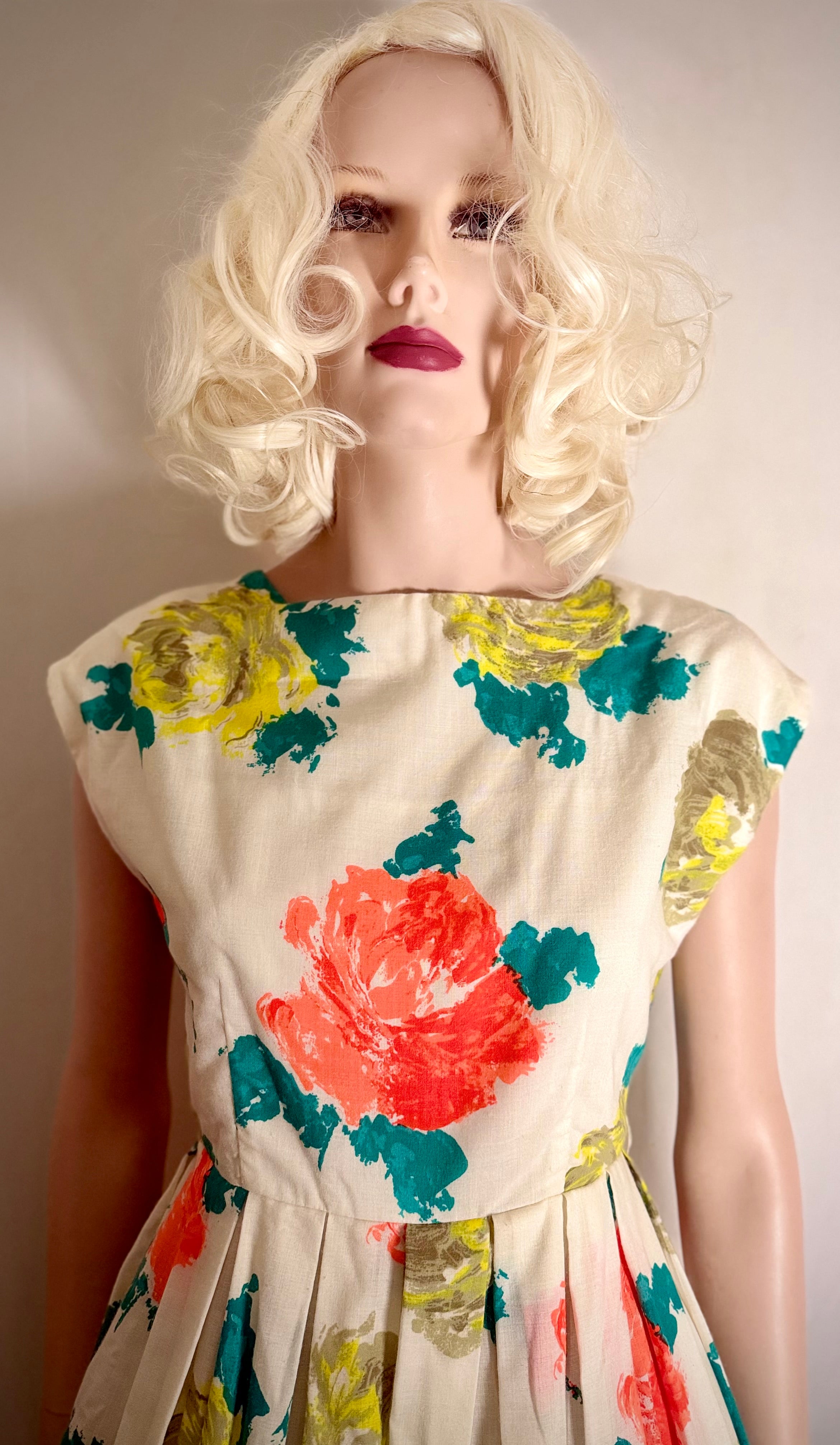Late 1950s / Early 1960s Painterly Floral Day Dress
- Excellent Condition