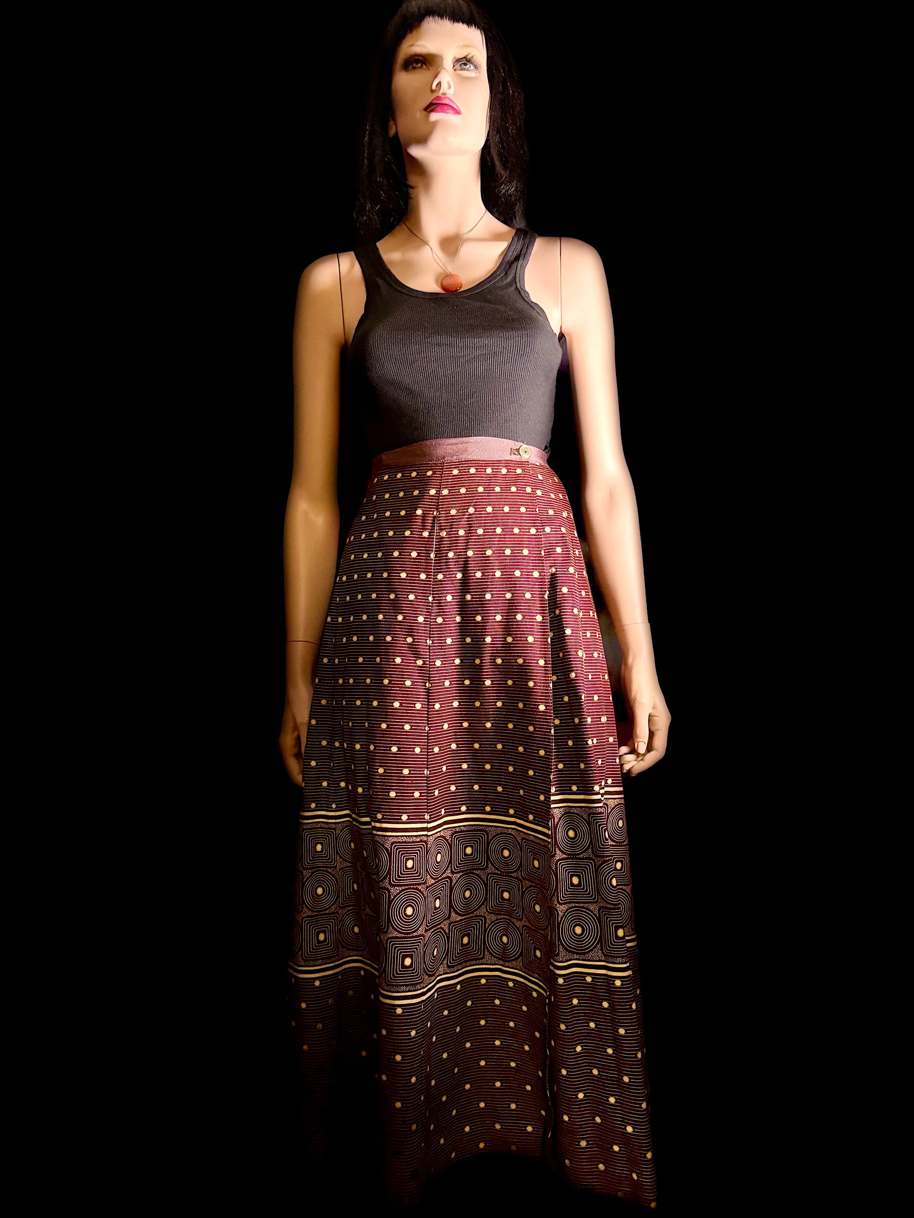 1970s Graphic Wrap Skirt with Geometric Border Print